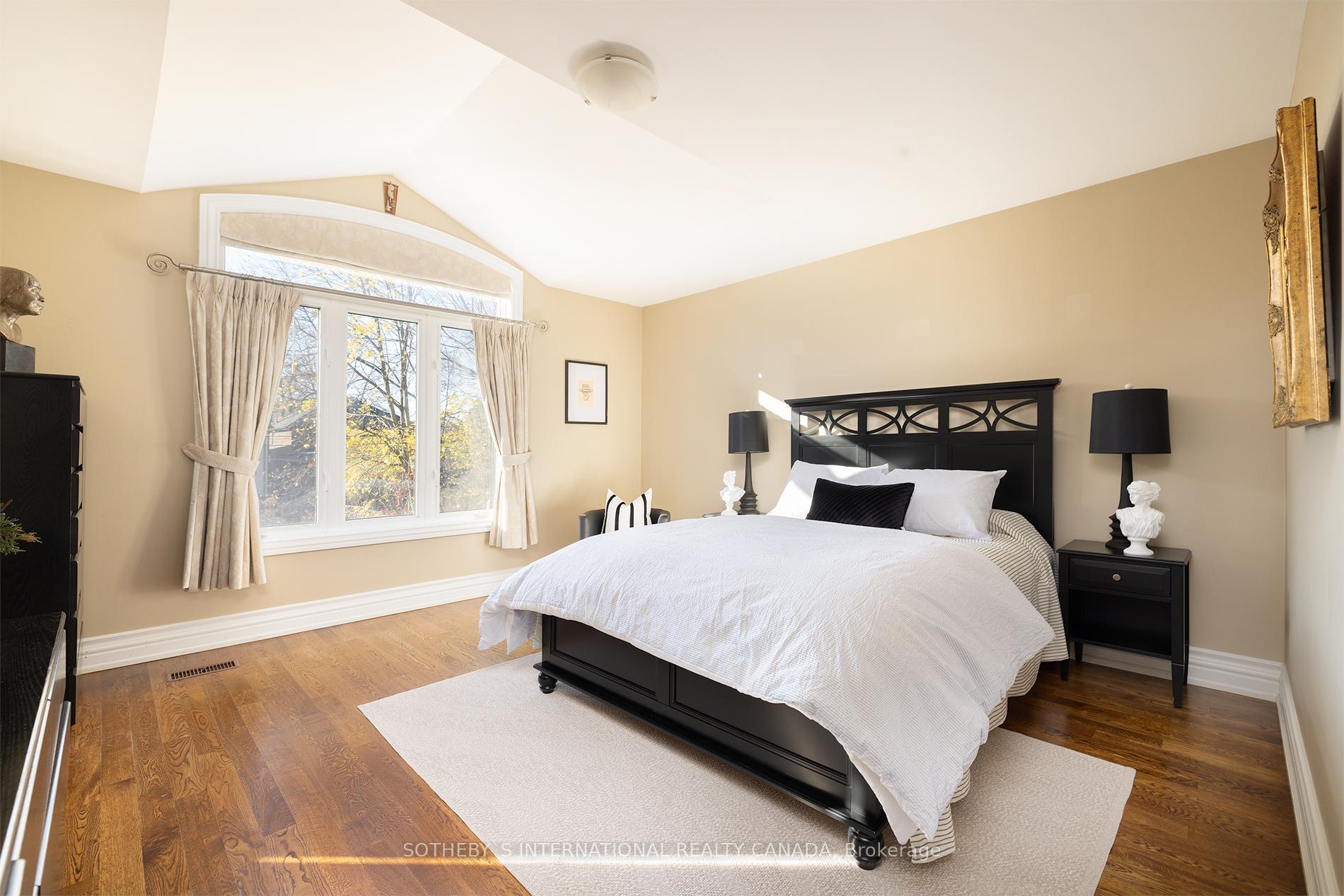 Photo 22 of 35 Sharron Drive, Toronto, Leaside — HOMEH