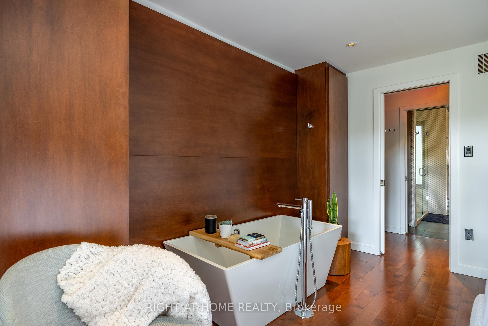 Photo 9 of 128 Booth Avenue, Toronto, South Riverdale — HOMEH
