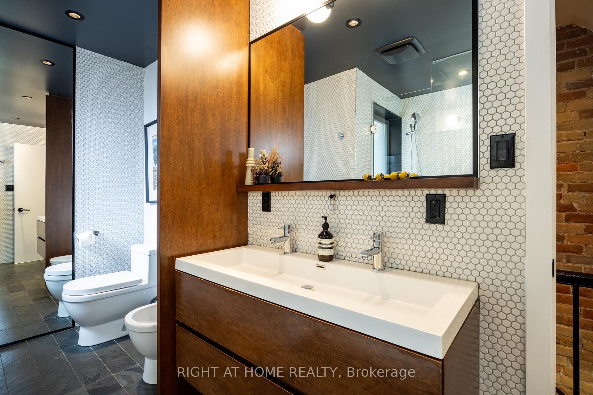 Photo 10 of 128 Booth Avenue, Toronto, South Riverdale — HOMEH