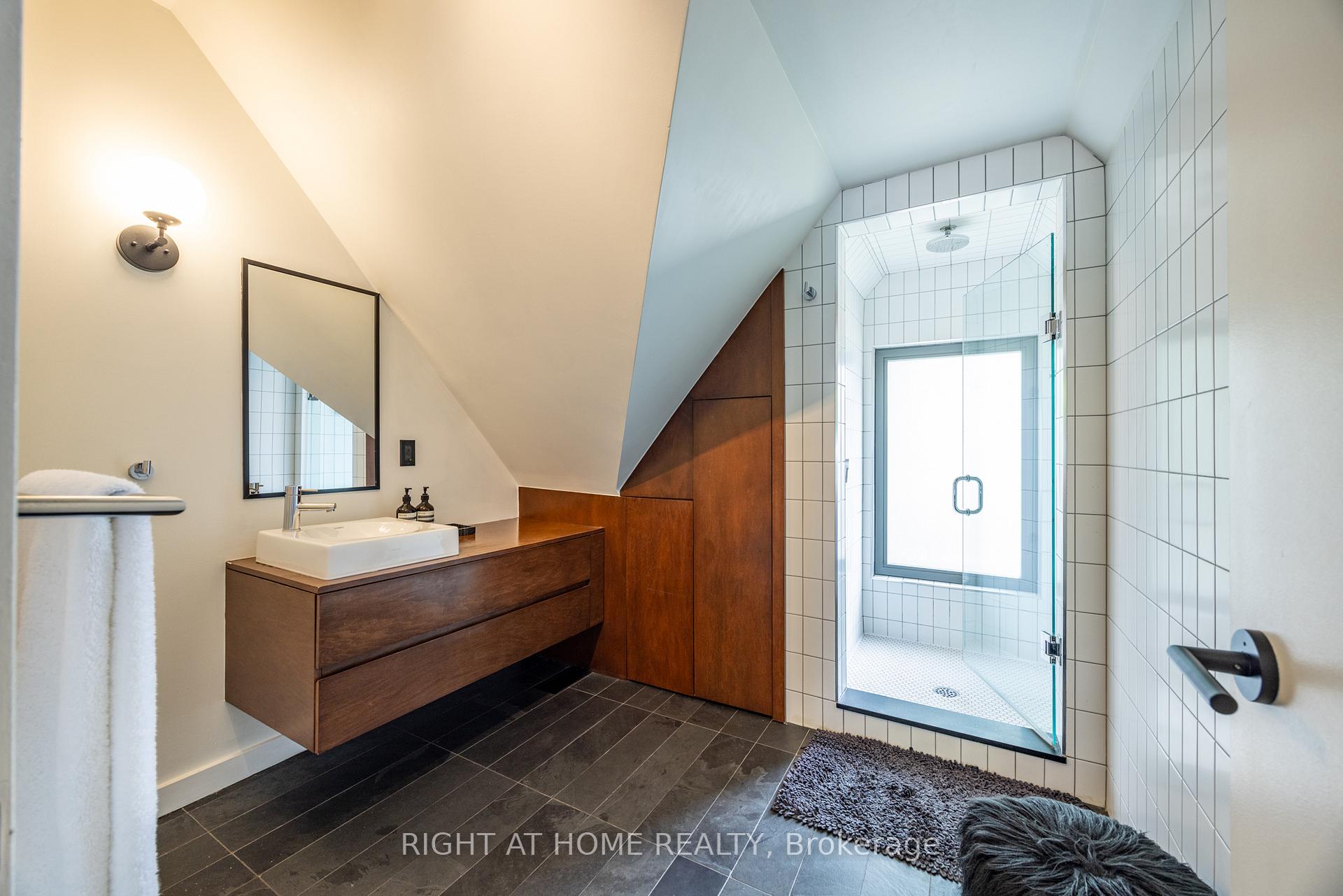 Photo 16 of 128 Booth Avenue, Toronto, South Riverdale — HOMEH