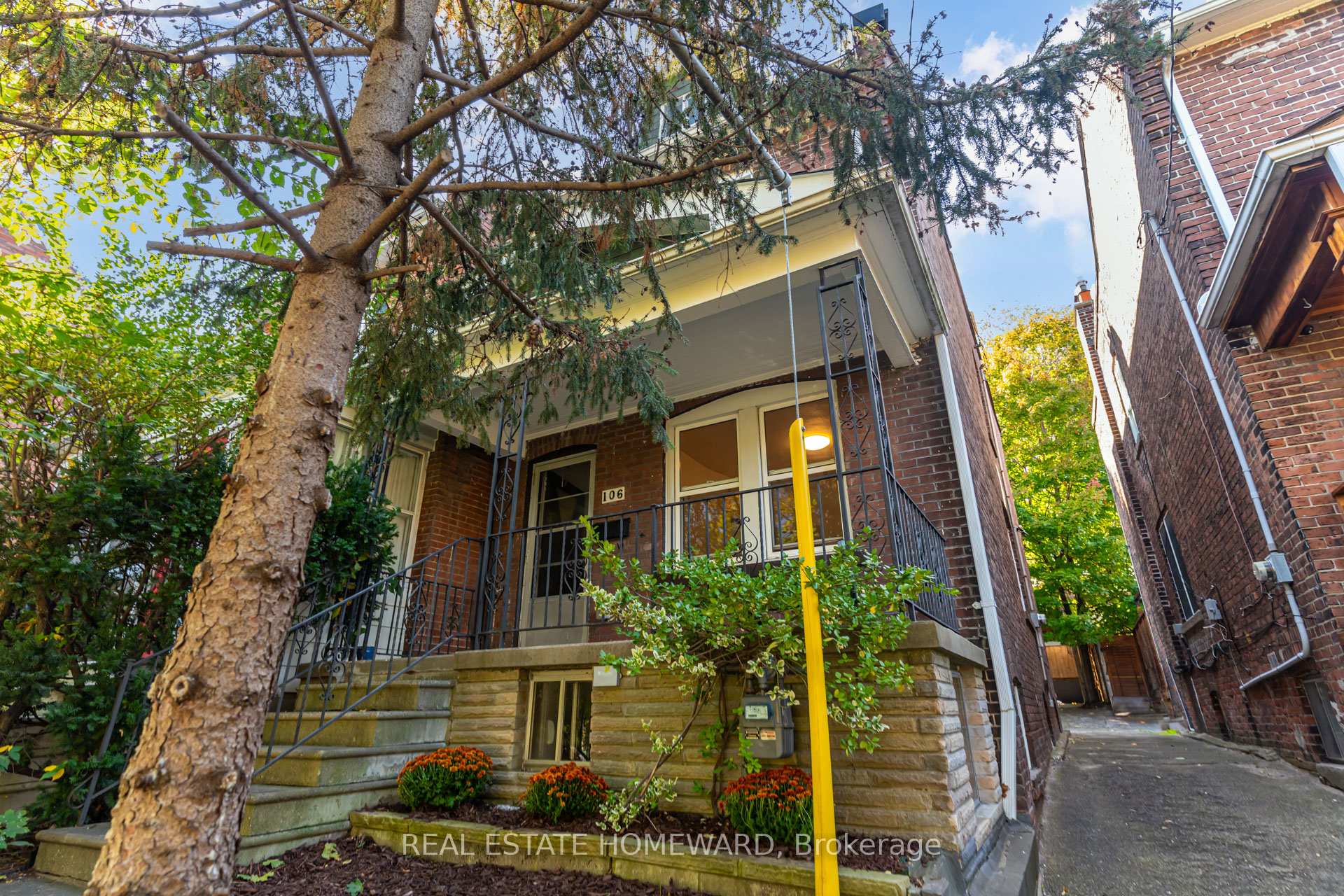 Front of 106 West Lynn Avenue