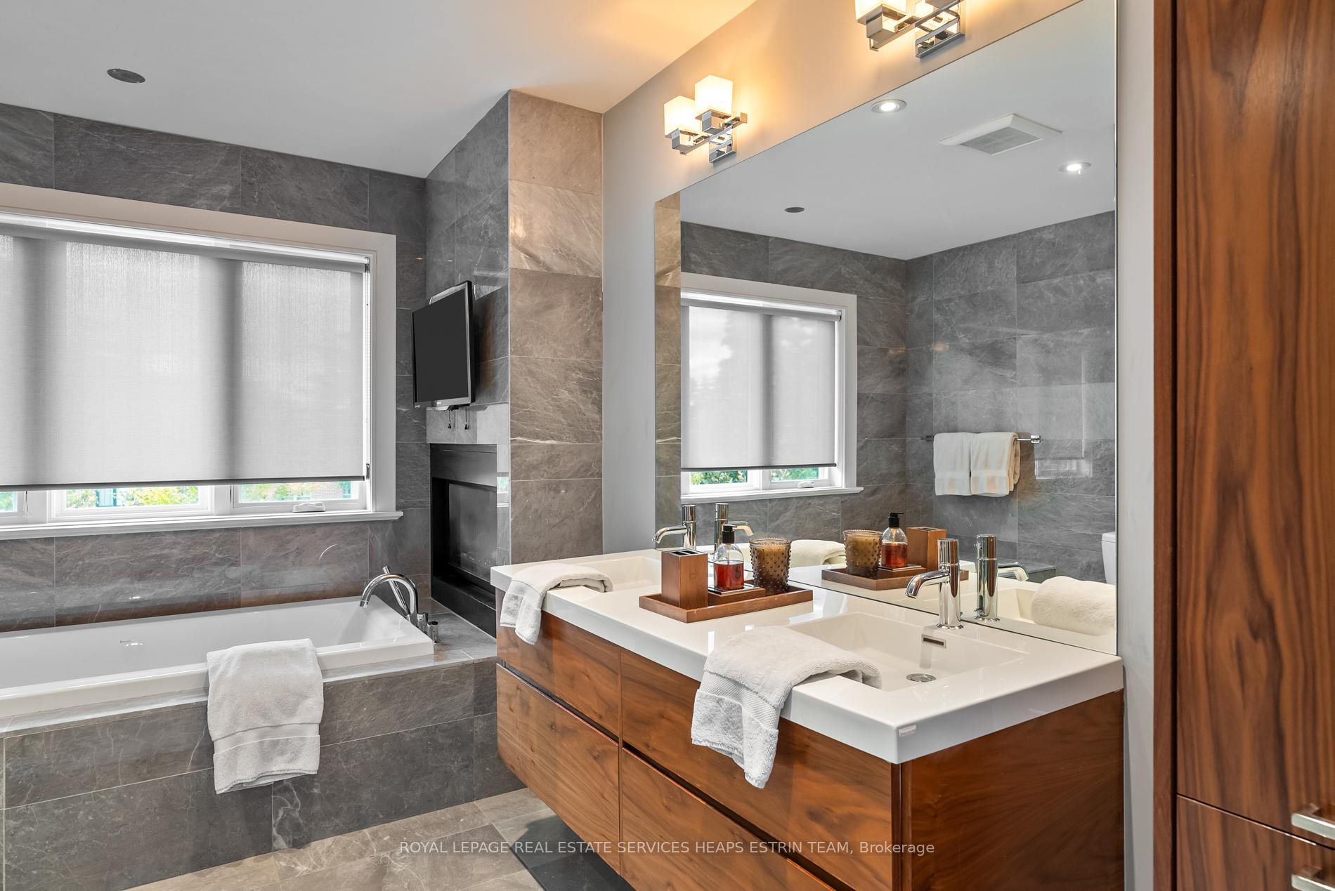 Photo 18 of 235 Bessborough Drive, Toronto, Leaside — HOMEH