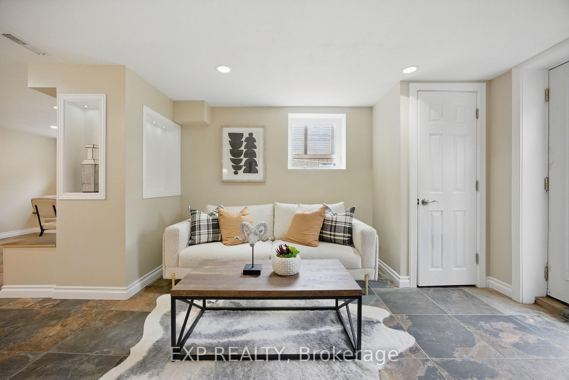 Photo 23 of 55 Don Valley Drive, Toronto, Broadview North — HOMEH