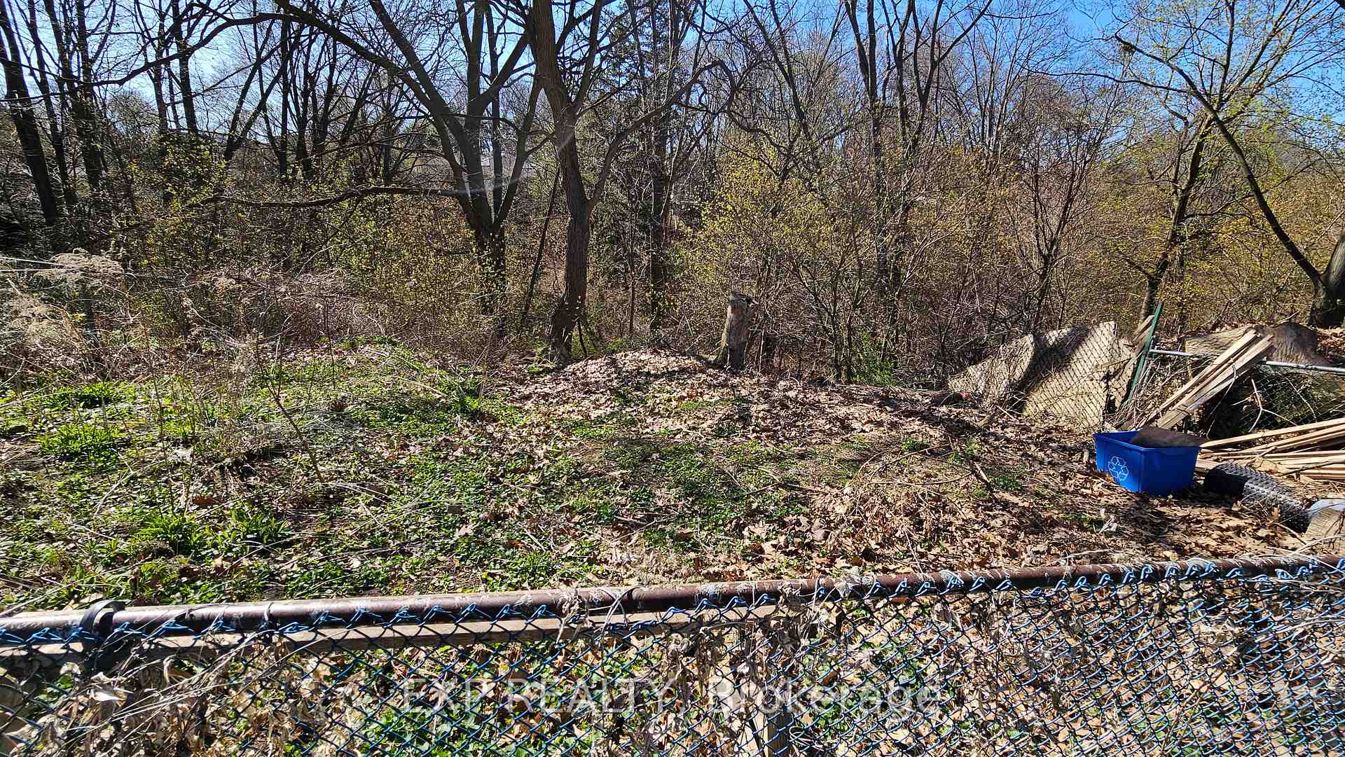 Photo 40 of 55 Don Valley Drive, Toronto, Broadview North — HOMEH