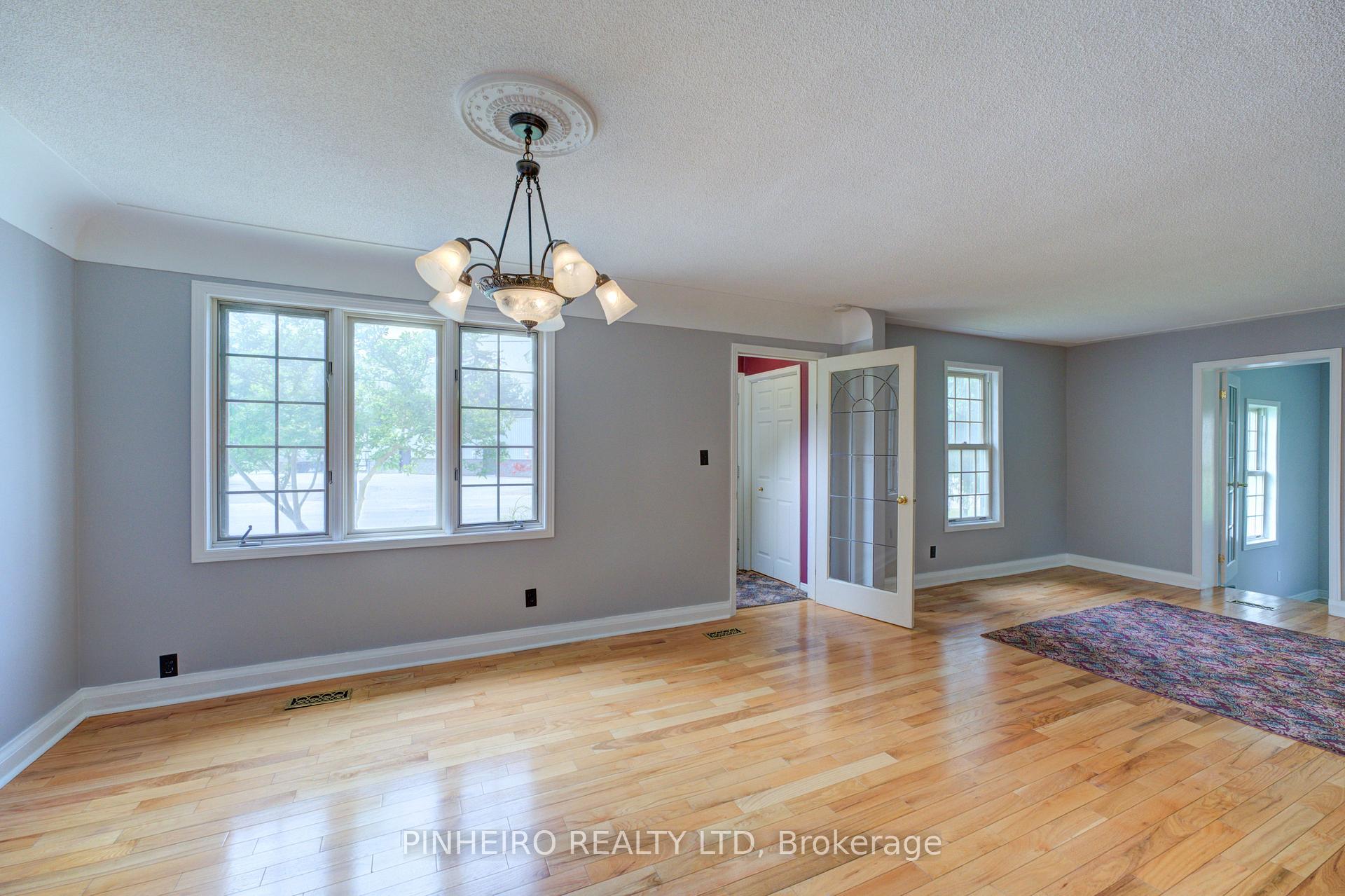Photo 35 of 285 Front Street E, Strathroy-Caradoc, NE — HOMEH