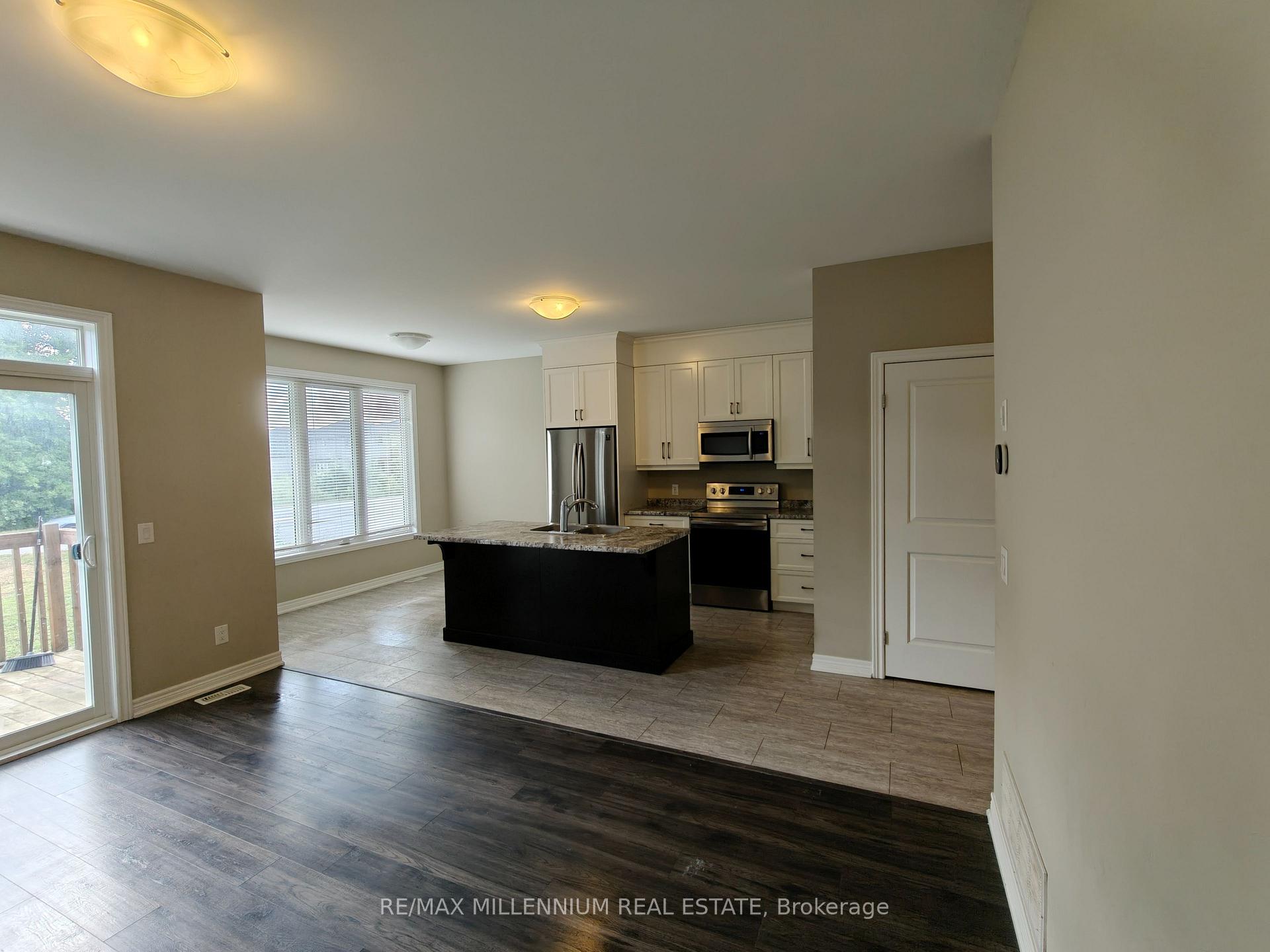 Photo 6 of 2 Damude Avenue, Thorold, Hurricane/Merrittville — HOMEH