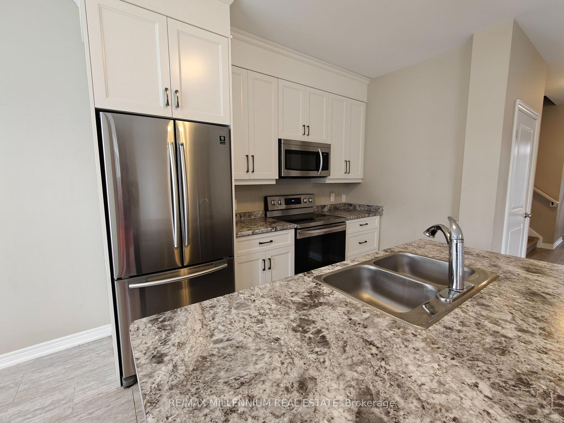 Photo 8 of 2 Damude Avenue, Thorold, Hurricane/Merrittville — HOMEH