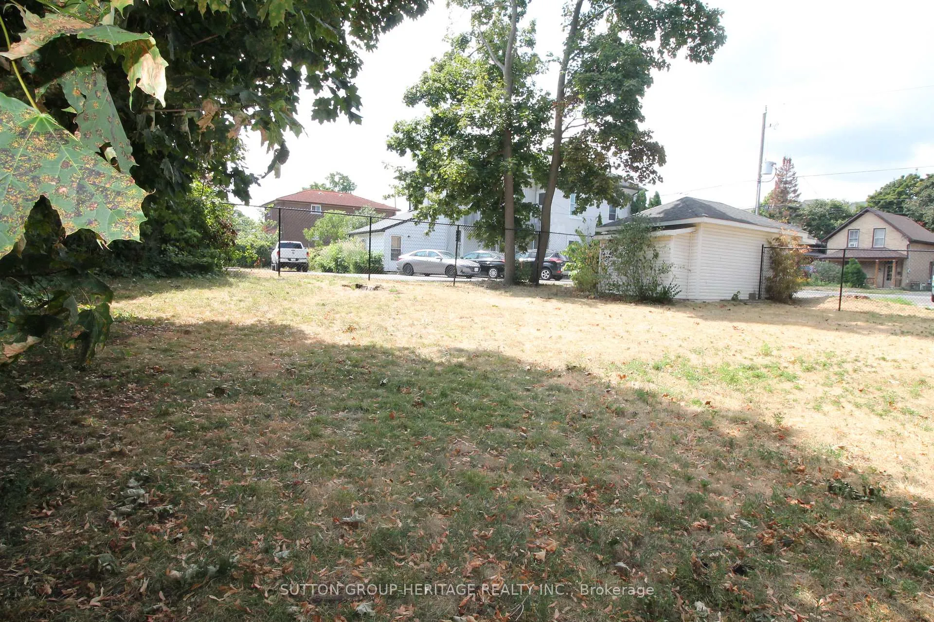 Photo 3 of 260 Stewart Street, Peterborough, Town Ward 3 — HOMEH