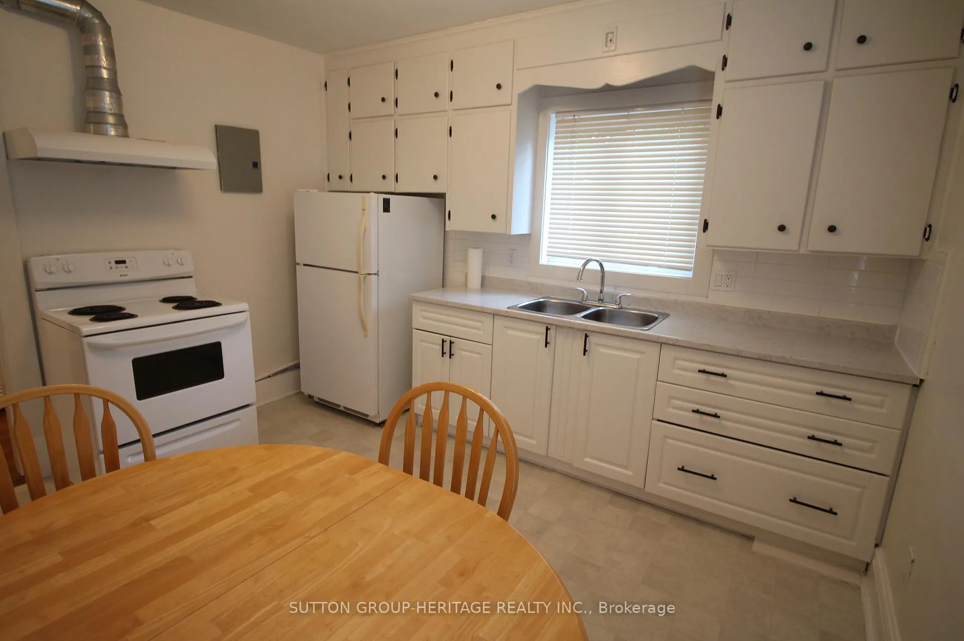 Photo 20 of 260 Stewart Street, Peterborough, Town Ward 3 — HOMEH