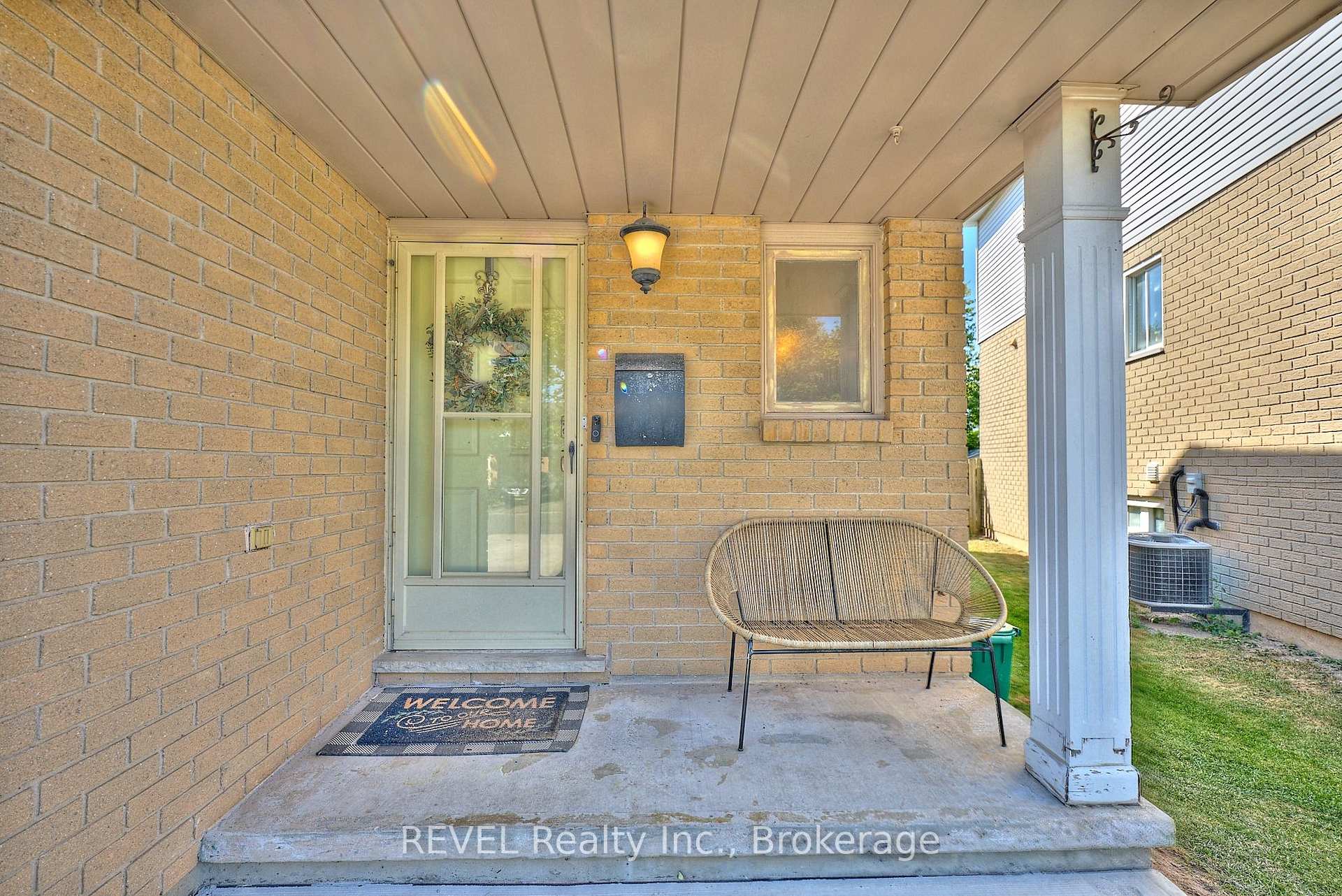 Photo 3 of 35 Romy Crescent, Thorold, Confederation Heights — HOMEH