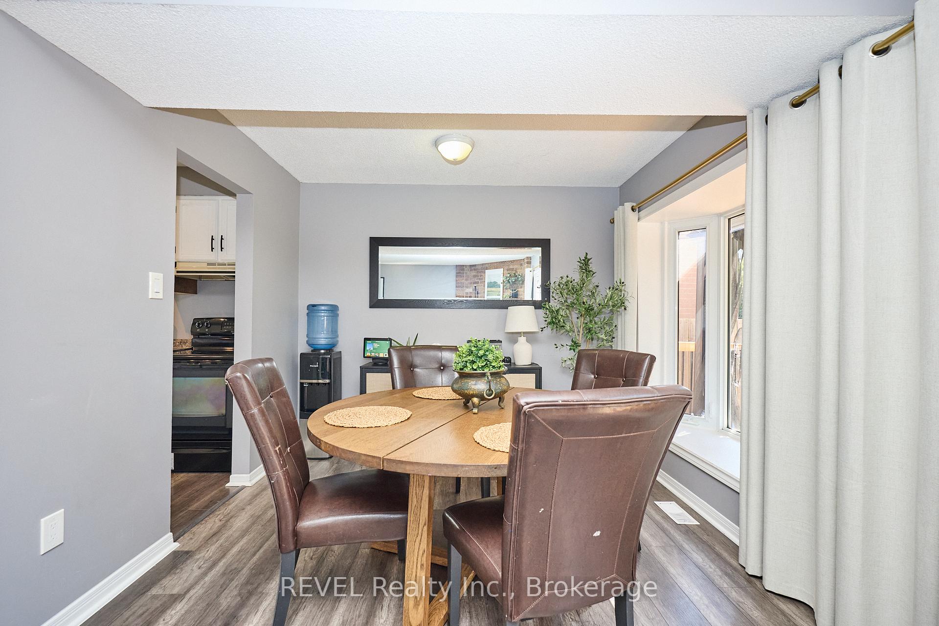 Photo 10 of 35 Romy Crescent, Thorold, Confederation Heights — HOMEH