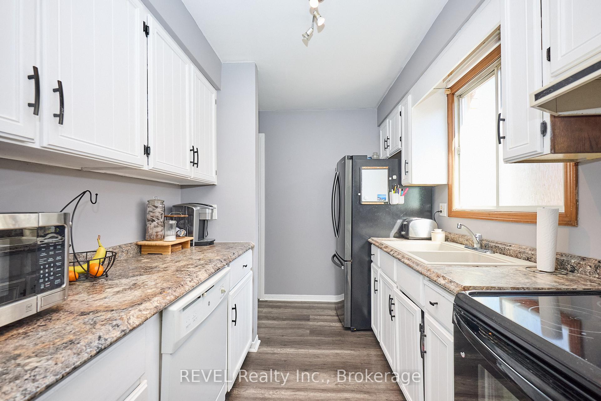 Photo 15 of 35 Romy Crescent, Thorold, Confederation Heights — HOMEH