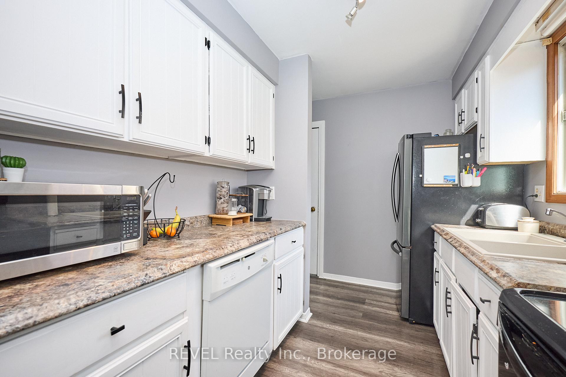 Photo 16 of 35 Romy Crescent, Thorold, Confederation Heights — HOMEH