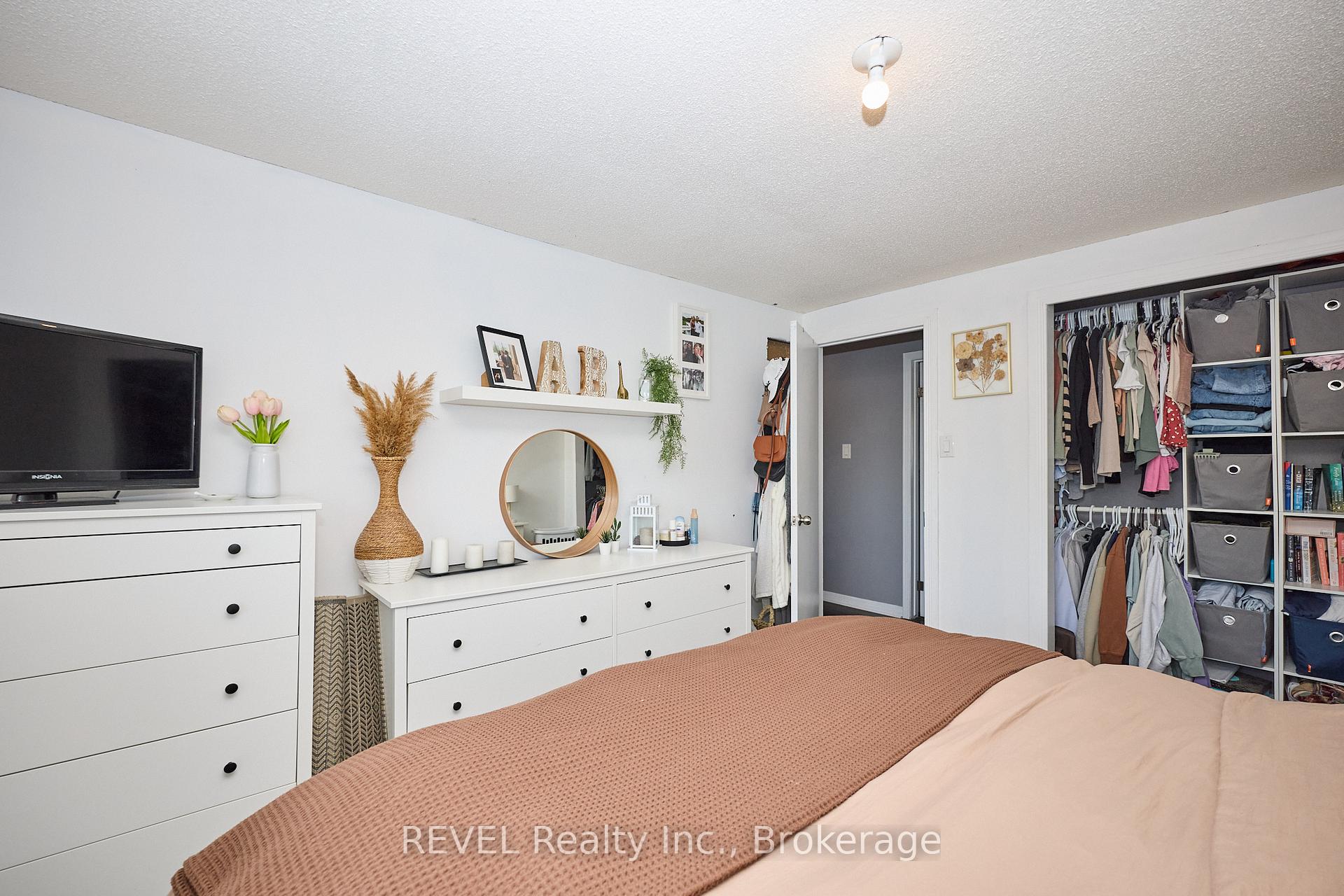 Photo 24 of 35 Romy Crescent, Thorold, Confederation Heights — HOMEH