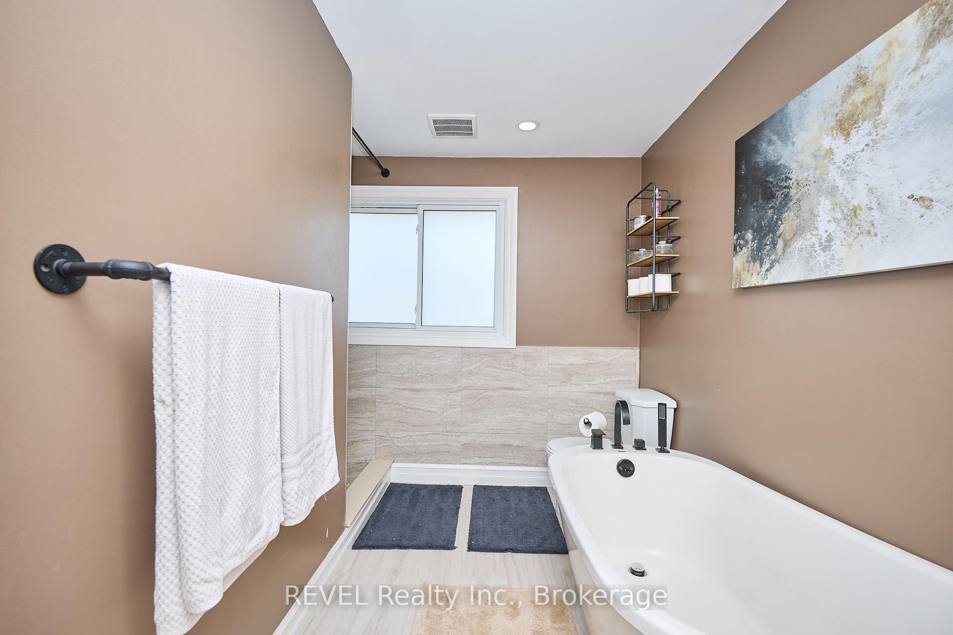 Photo 26 of 35 Romy Crescent, Thorold, Confederation Heights — HOMEH