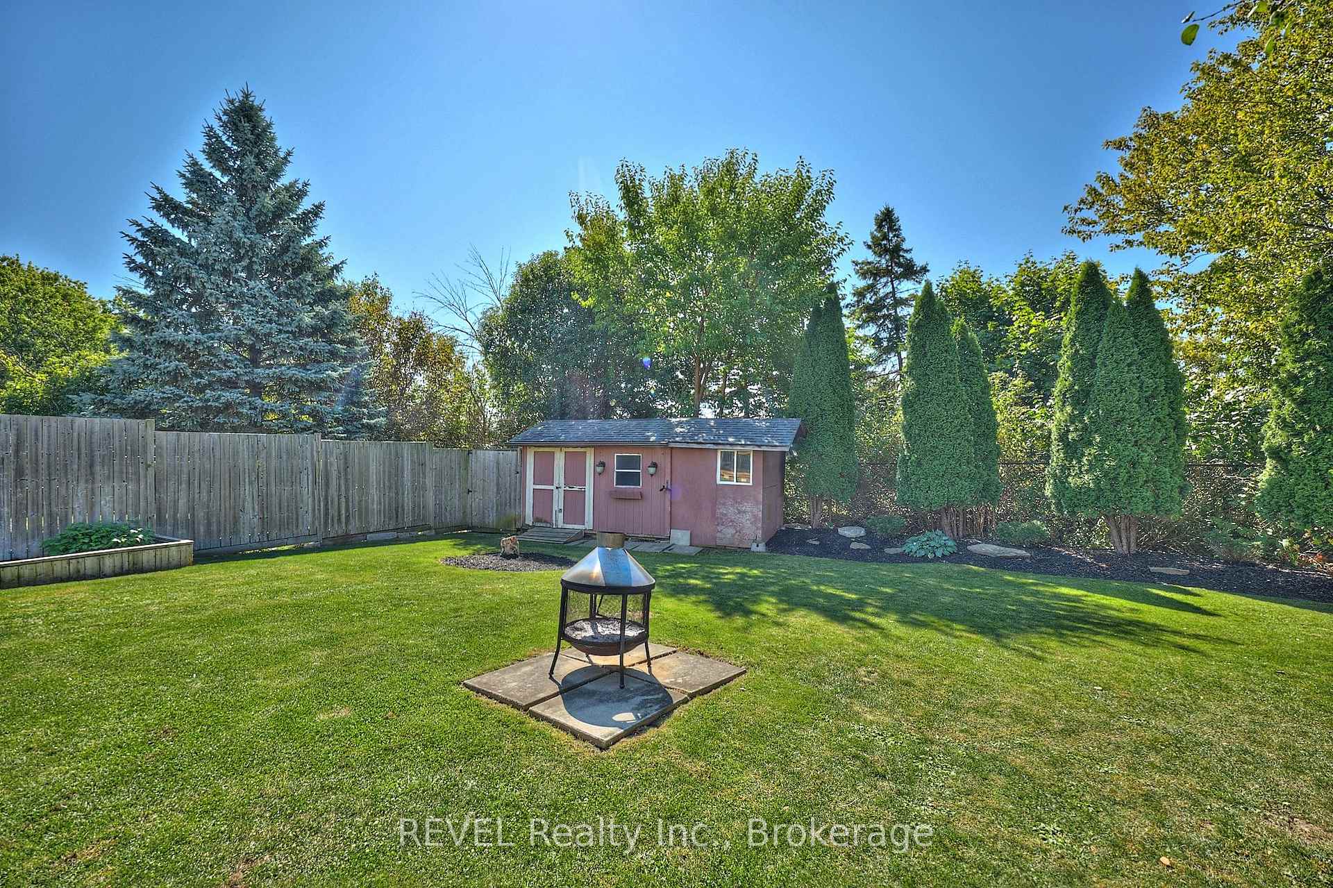 Photo 36 of 35 Romy Crescent, Thorold, Confederation Heights — HOMEH
