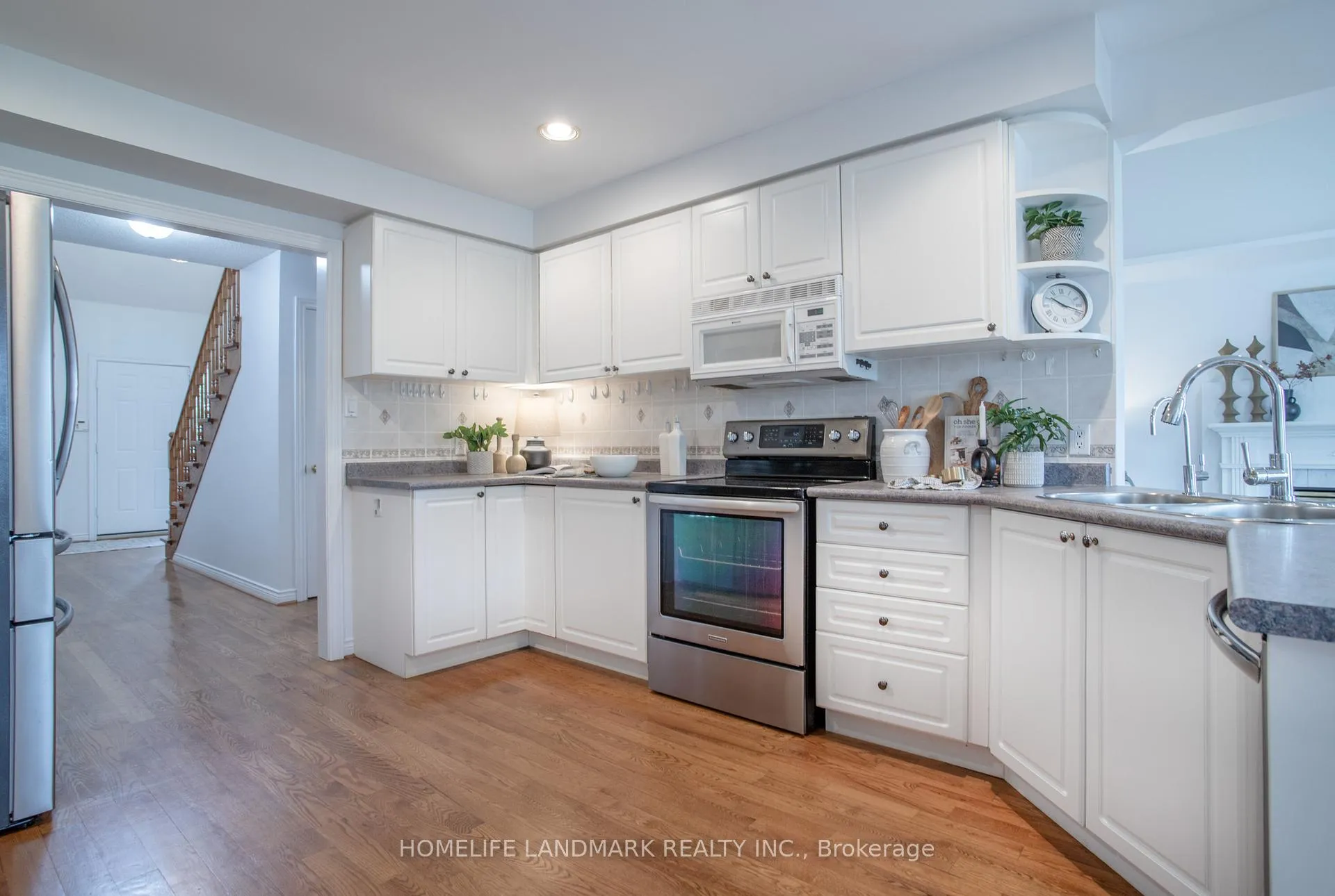 Photo 9 of 1004 Catskill Drive, Oshawa, Northglen — HOMEH