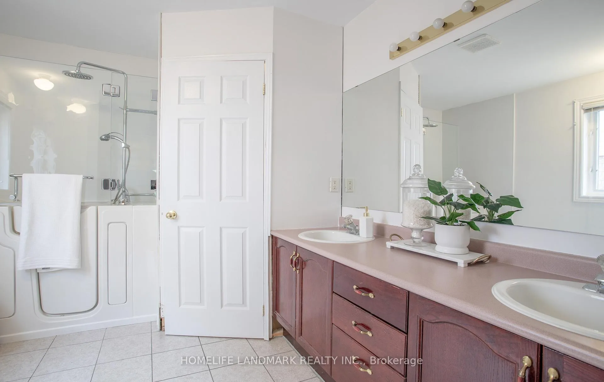 Photo 15 of 1004 Catskill Drive, Oshawa, Northglen — HOMEH
