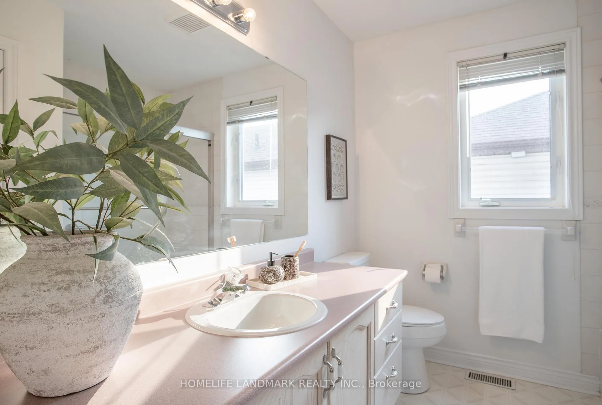Photo 20 of 1004 Catskill Drive, Oshawa, Northglen — HOMEH