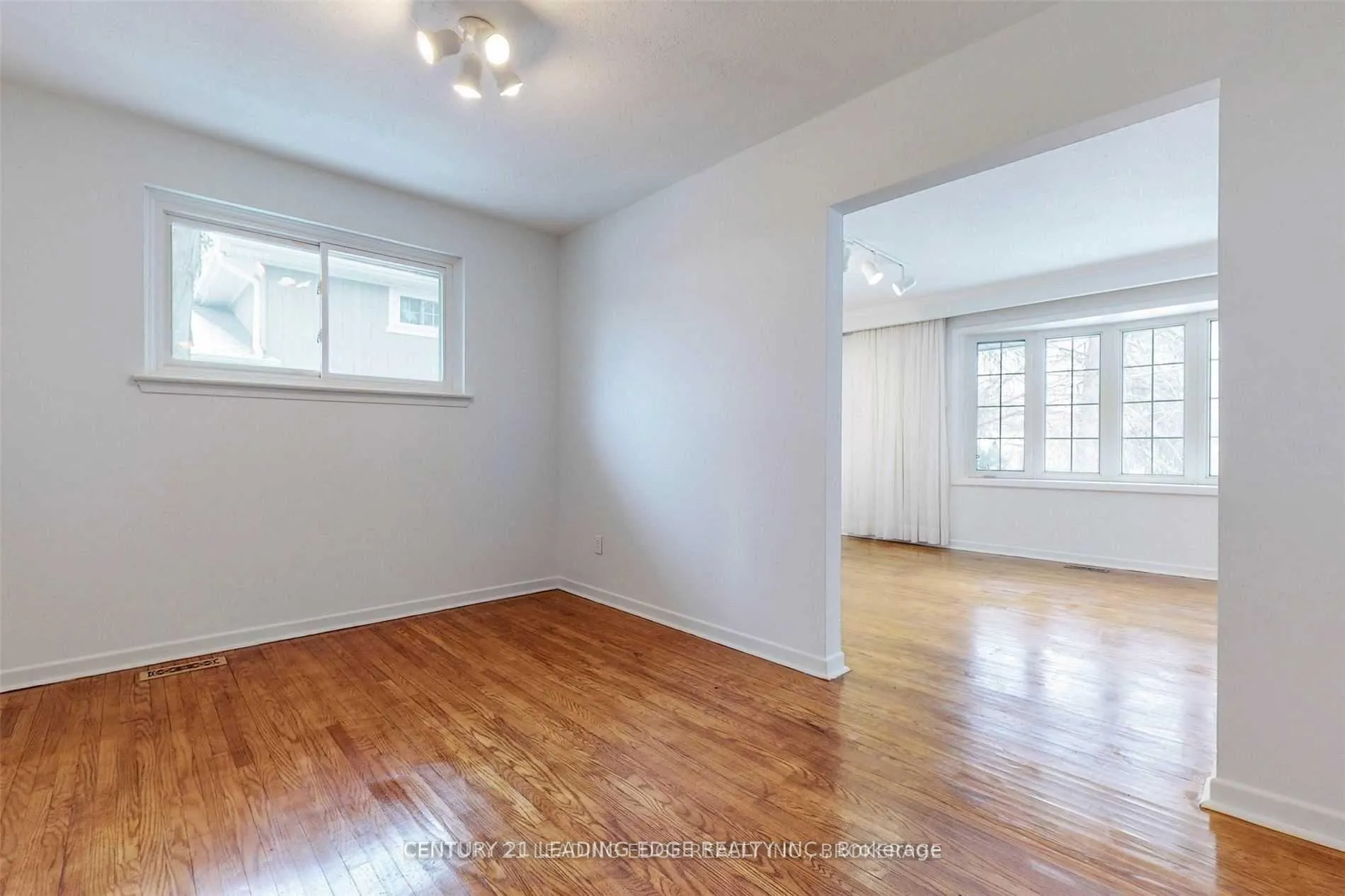 Photo 4 of 6 Jeremy Drive, Markham, Unionville — HOMEH