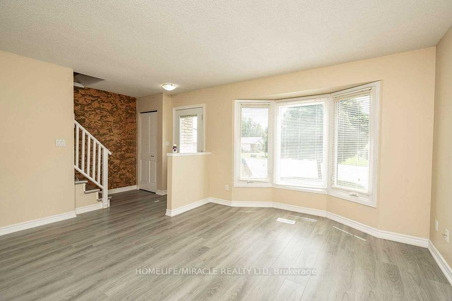Photo 4 of 76 Manley Crescent, Thorold, Confederation Heights — HOMEH