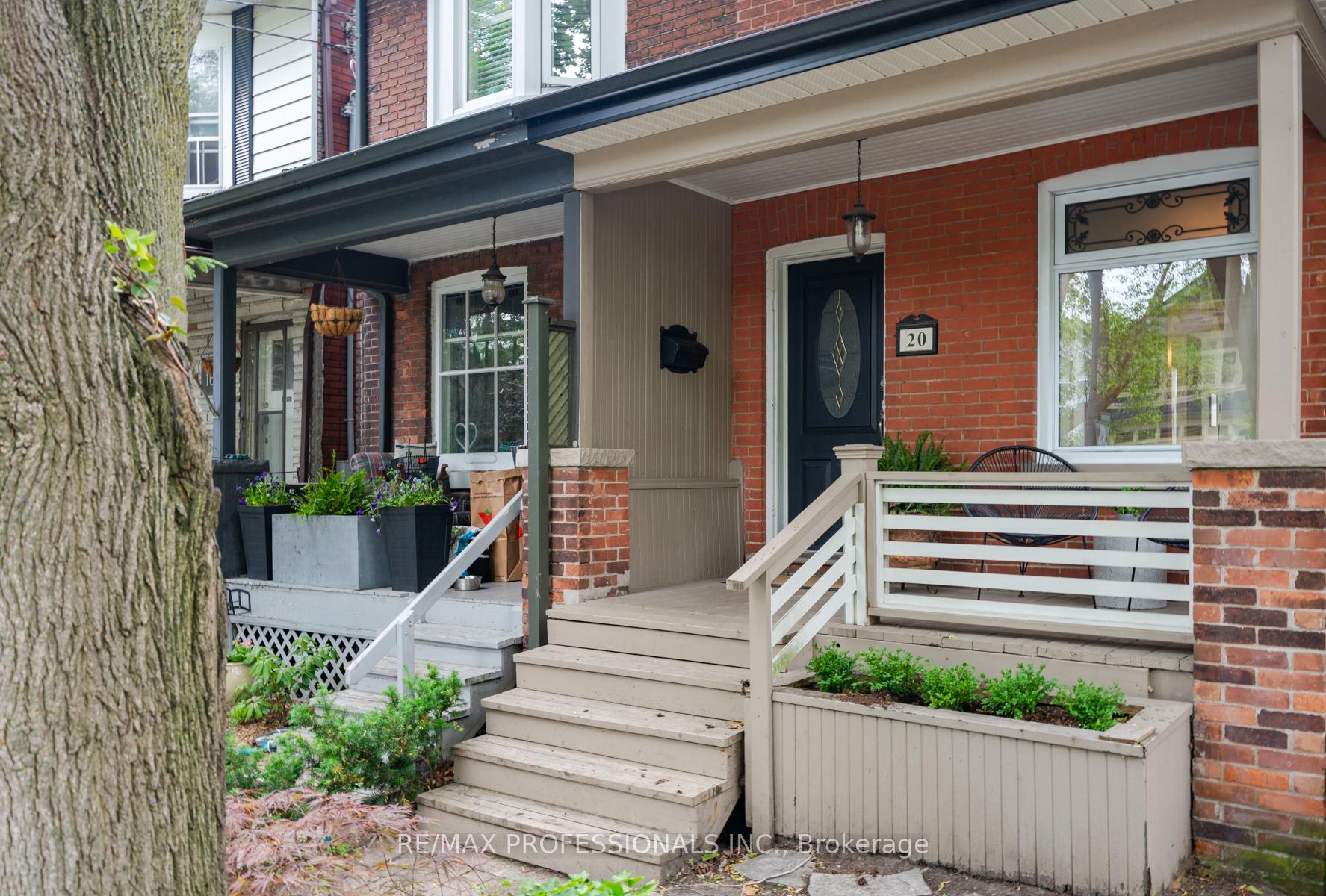 Photo 3 of 20 Condor Avenue, Toronto, Blake-Jones — HOMEH