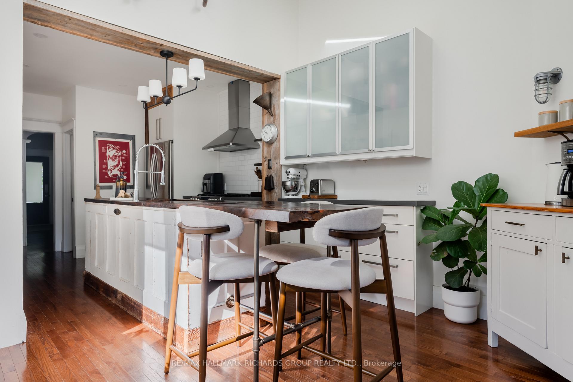 Photo 11 of 51 Herbert Avenue, Toronto, The Beaches — HOMEH
