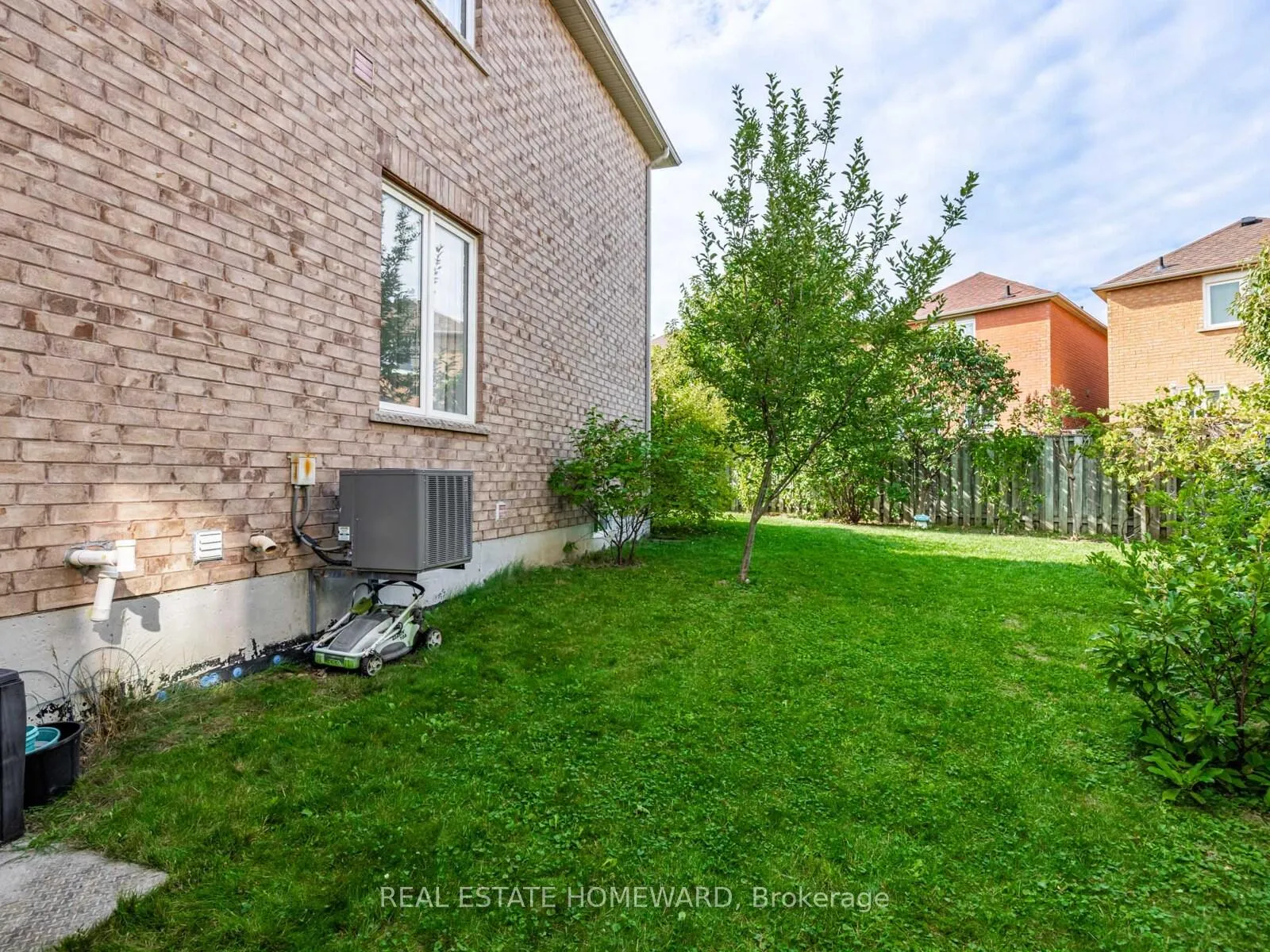 Photo 36 of 58 Coleluke Lane, Markham, Middlefield — HOMEH
