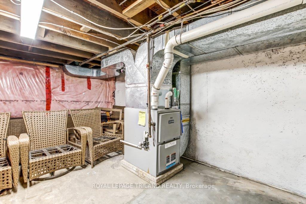 Photo 34 of 286 King Street S, Thames Centre, Thorndale — HOMEH