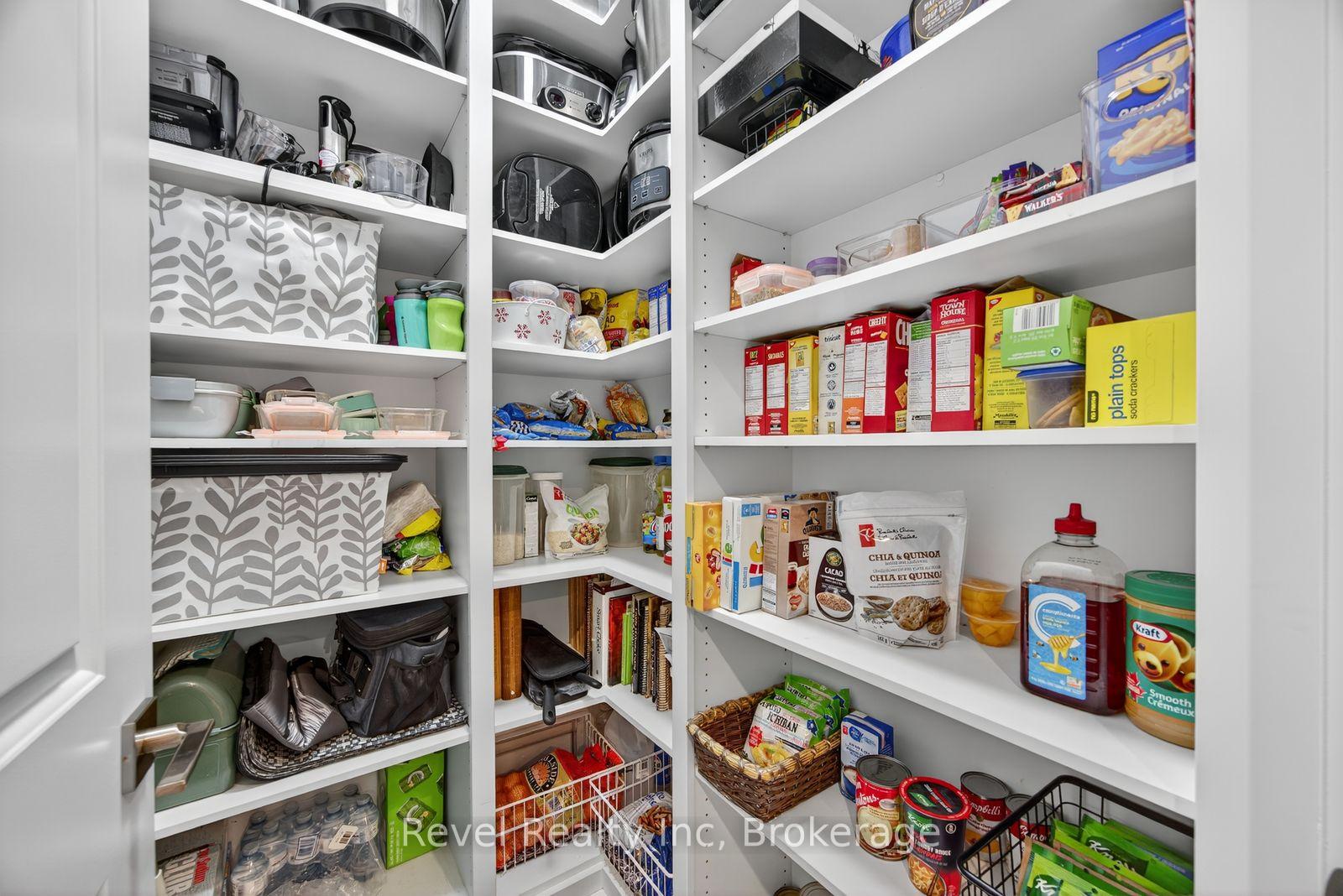 Photo 15 of 517 Silverbirch Drive, Tiny, Rural Tiny — HOMEH