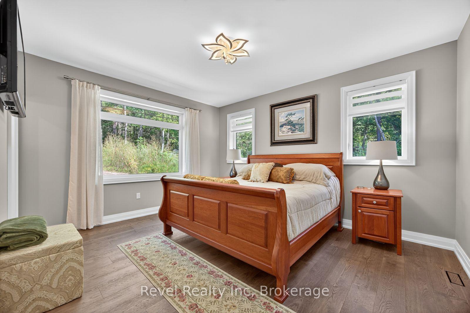 Photo 17 of 517 Silverbirch Drive, Tiny, Rural Tiny — HOMEH