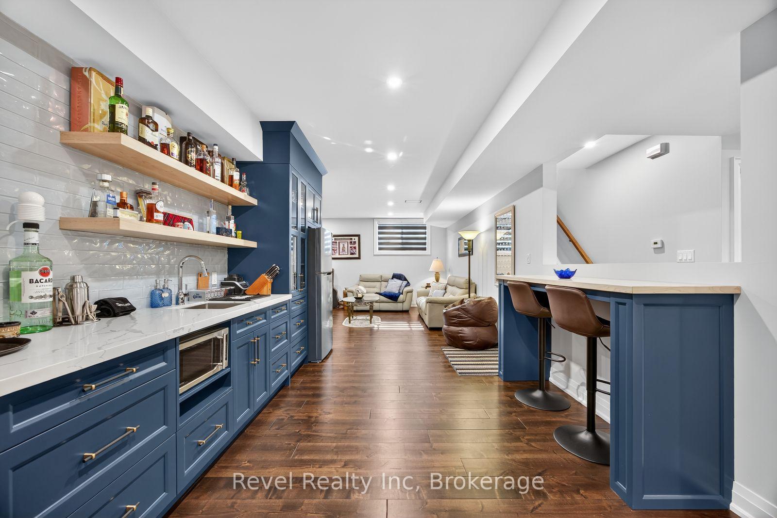 Photo 24 of 517 Silverbirch Drive, Tiny, Rural Tiny — HOMEH