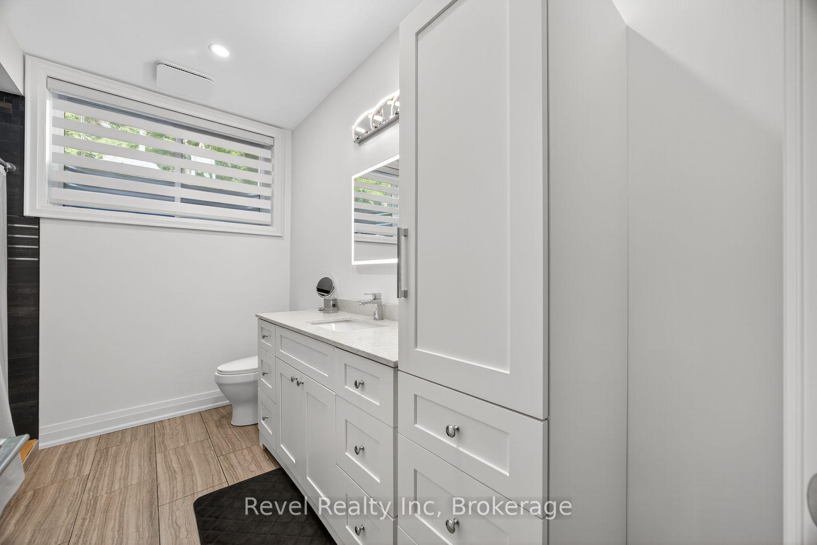 Photo 27 of 517 Silverbirch Drive, Tiny, Rural Tiny — HOMEH