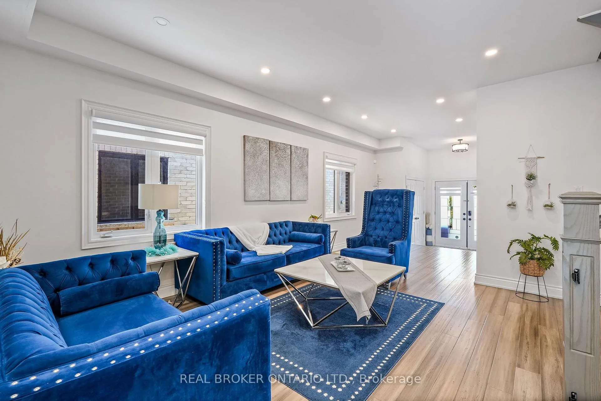 Photo 7 of 32B Cedar Drive, Scarborough, Scarborough Village — HOMEH