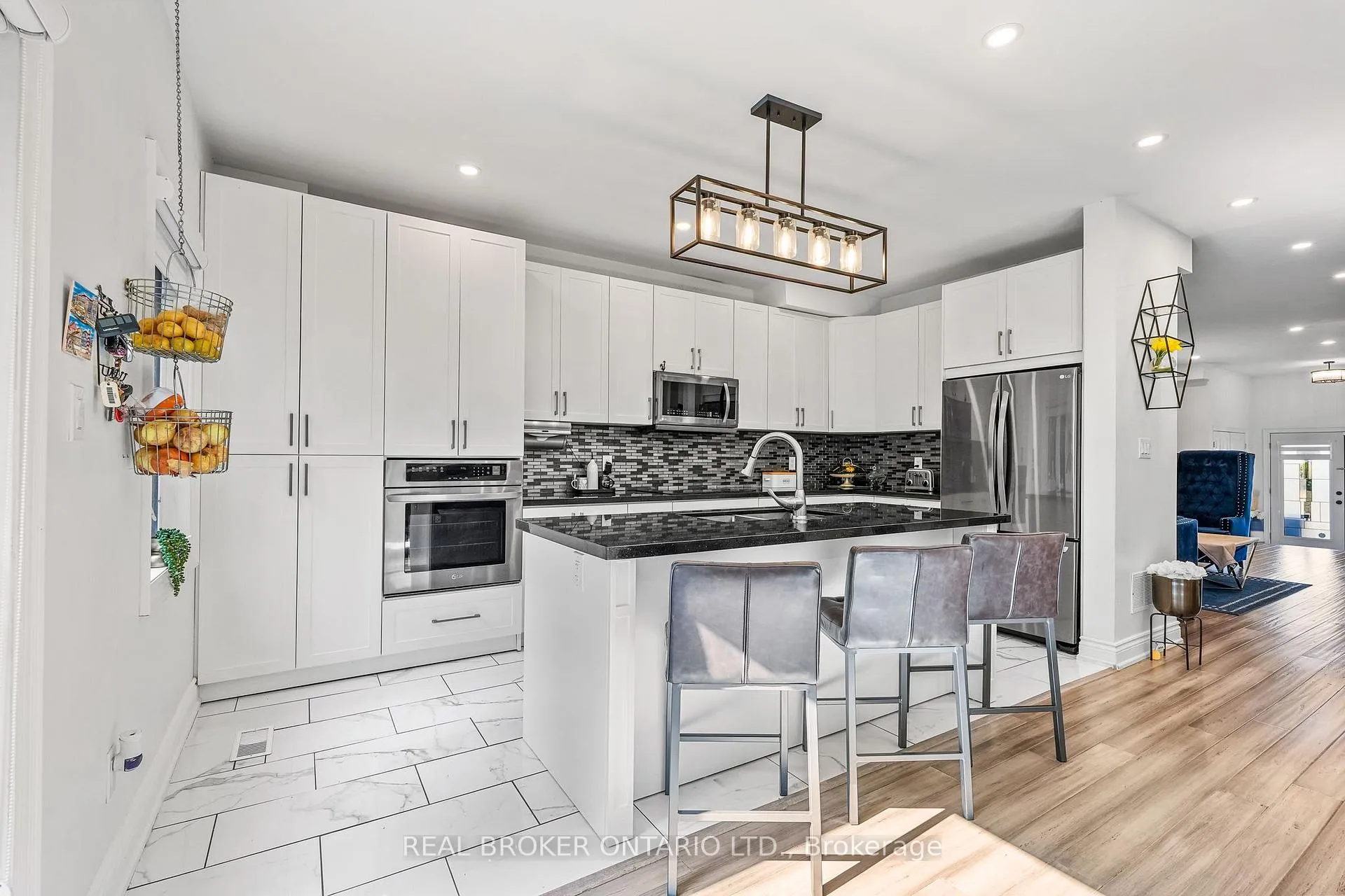 Photo 10 of 32B Cedar Drive, Scarborough, Scarborough Village — HOMEH