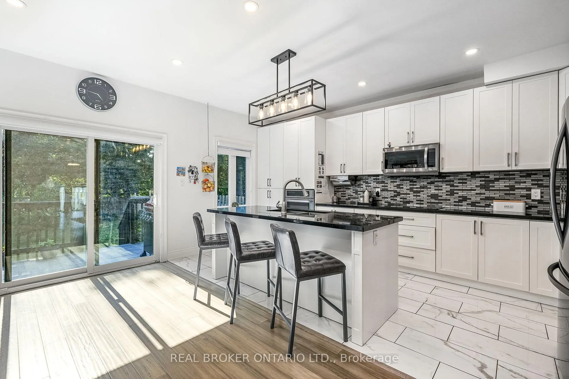 Photo 11 of 32B Cedar Drive, Scarborough, Scarborough Village — HOMEH