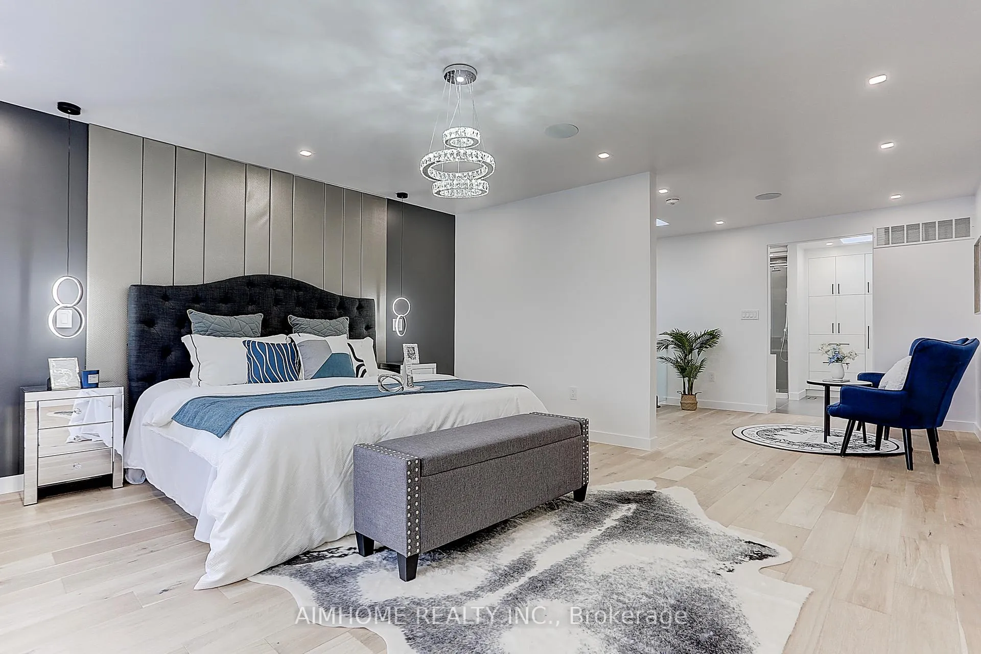 Photo 3 of upper 15 Holborne Avenue, Toronto, Danforth Village-East York — HOMEH