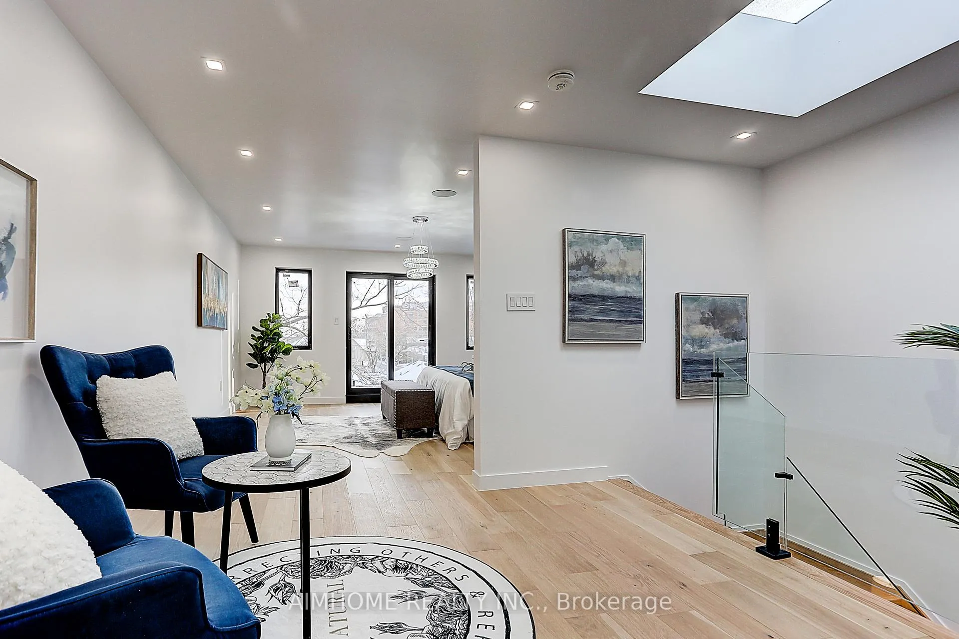 Photo 5 of upper 15 Holborne Avenue, Toronto, Danforth Village-East York — HOMEH