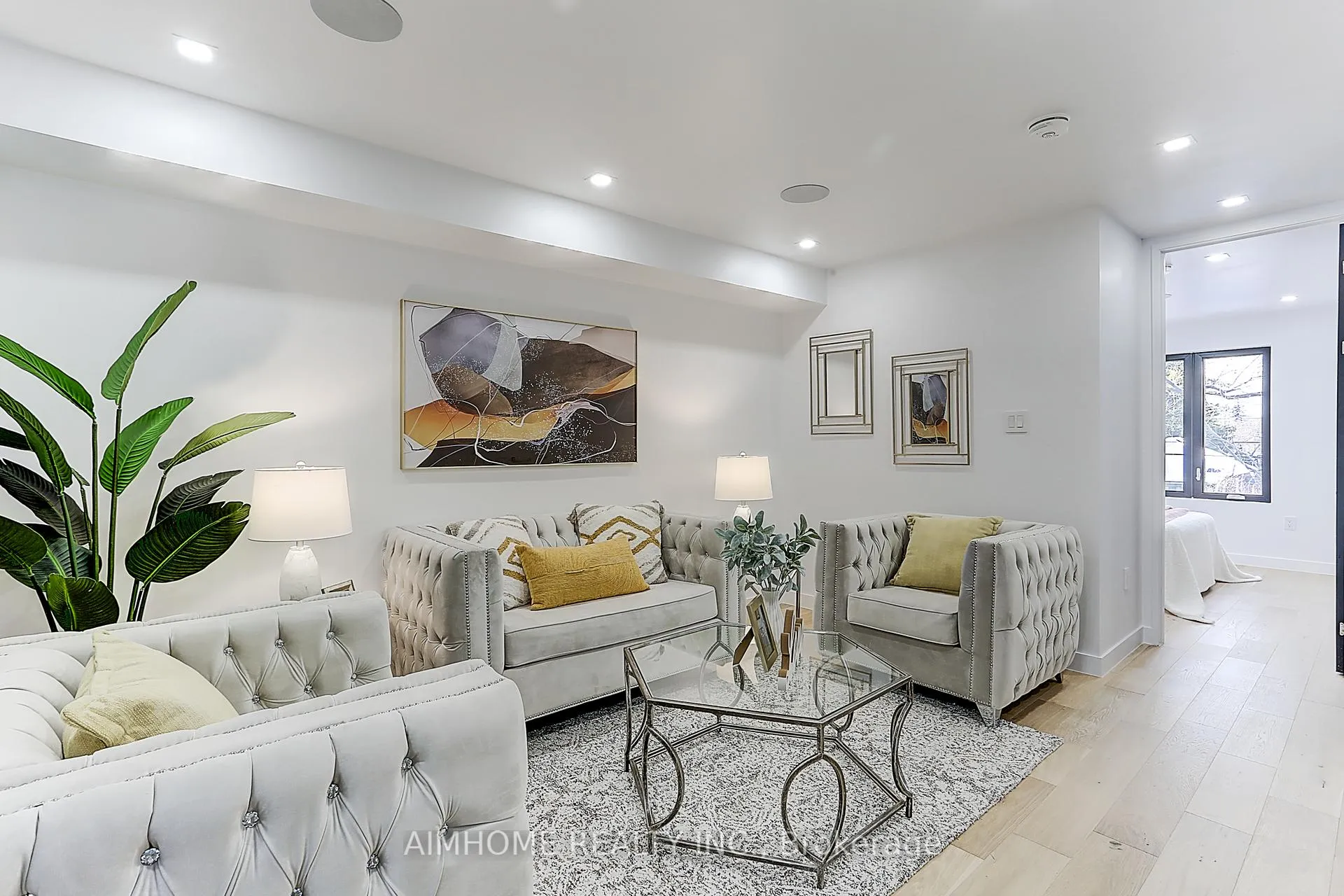 Photo 9 of upper 15 Holborne Avenue, Toronto, Danforth Village-East York — HOMEH