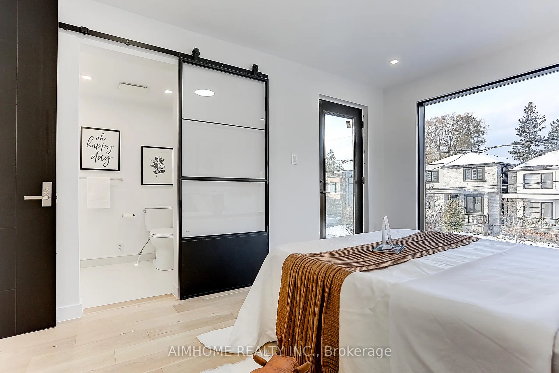Photo 10 of upper 15 Holborne Avenue, Toronto, Danforth Village-East York — HOMEH