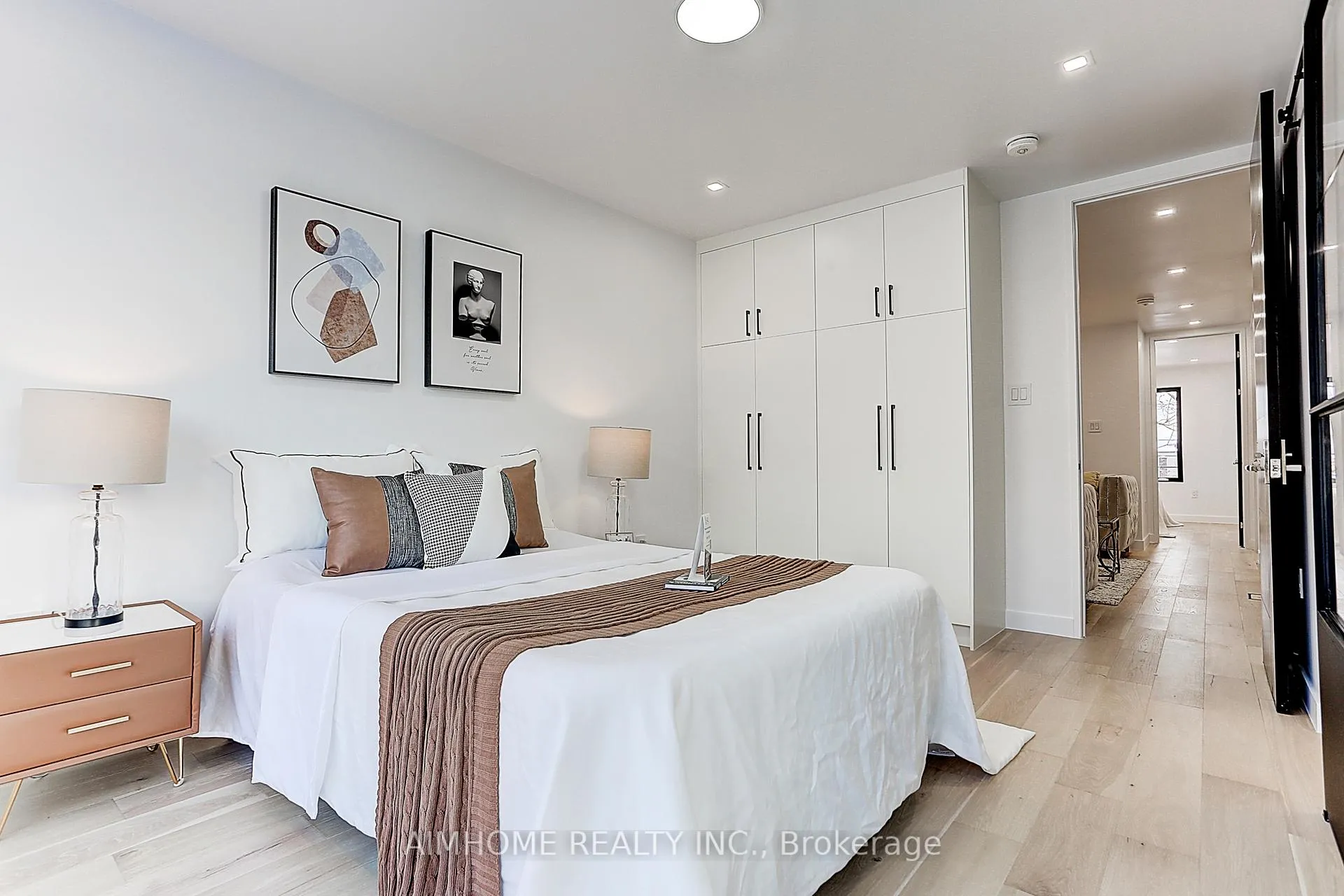 Photo 11 of upper 15 Holborne Avenue, Toronto, Danforth Village-East York — HOMEH