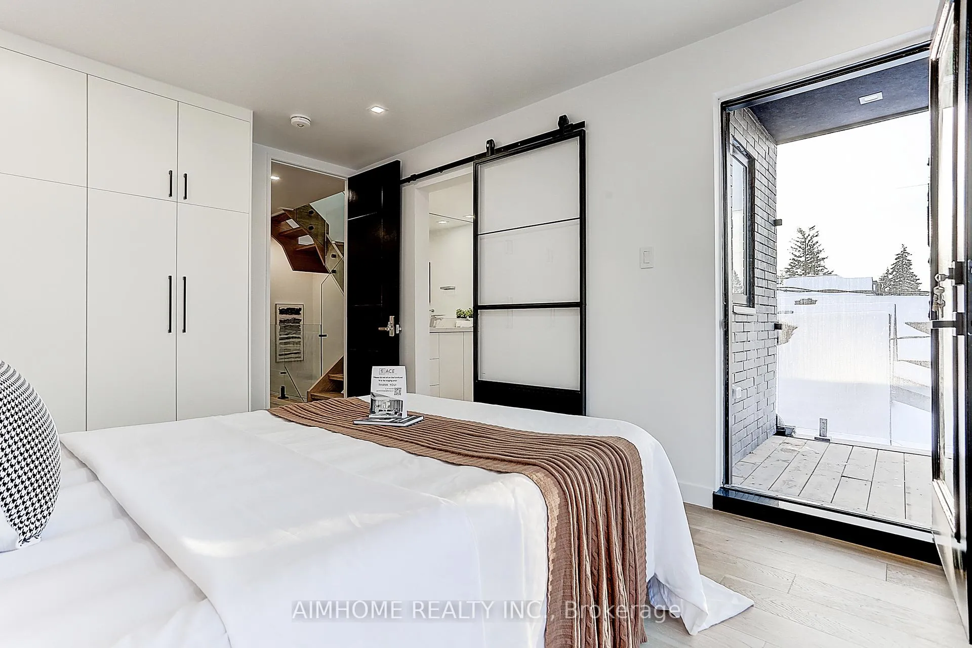 Photo 12 of upper 15 Holborne Avenue, Toronto, Danforth Village-East York — HOMEH