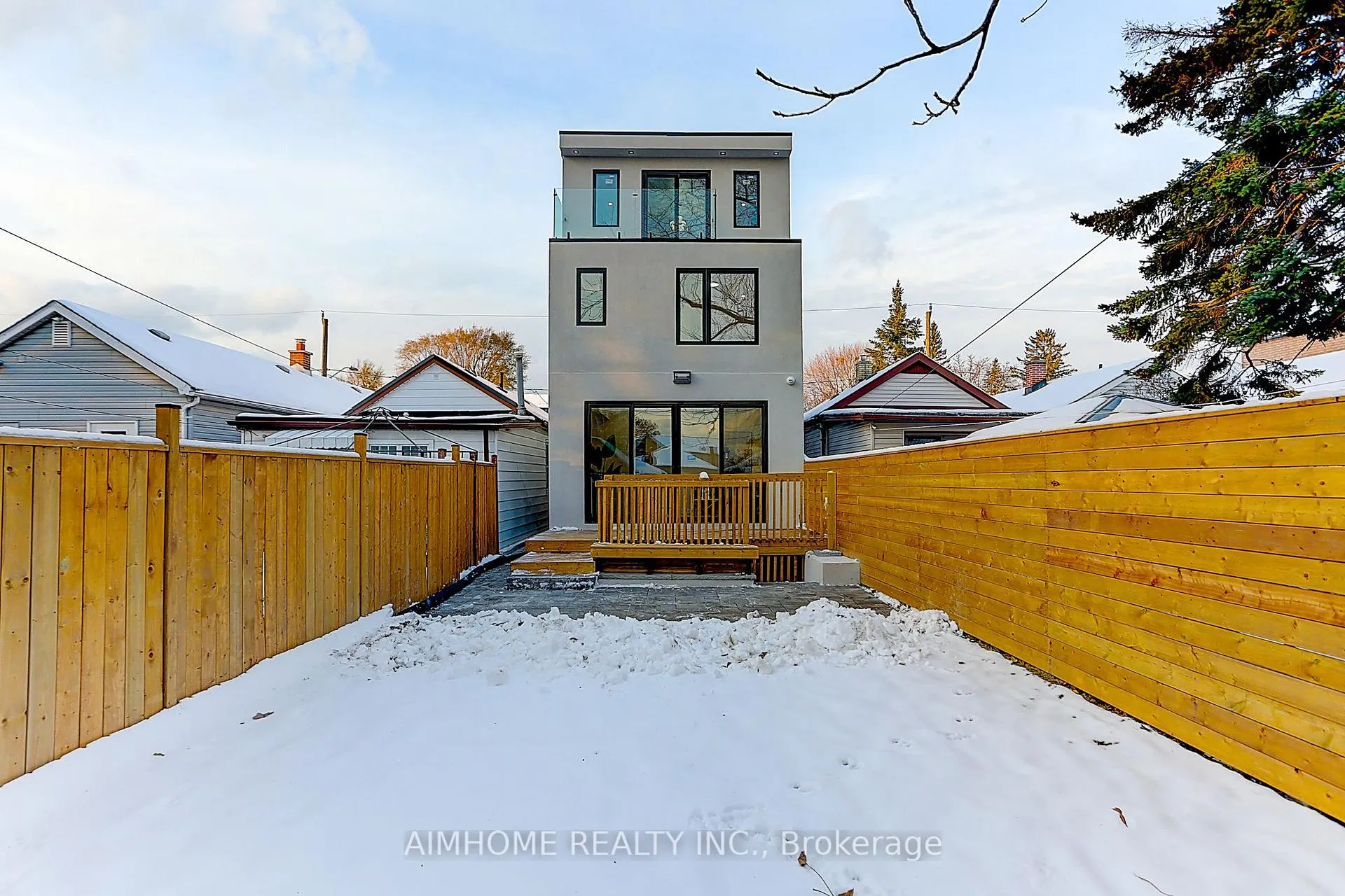 Photo 22 of upper 15 Holborne Avenue, Toronto, Danforth Village-East York — HOMEH