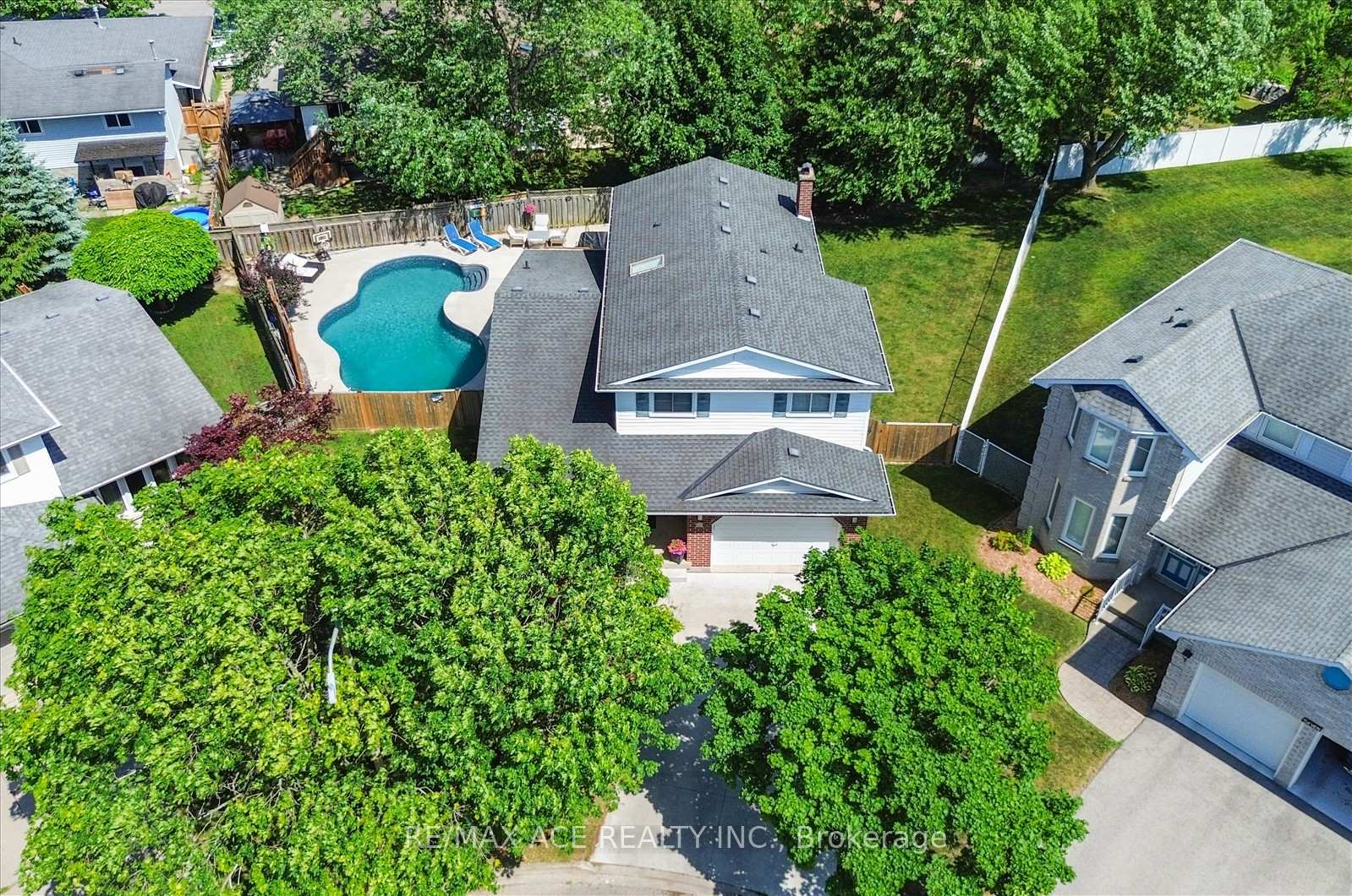 Photo 37 of 9 Parkview Court, Thorold, Confederation Heights — HOMEH