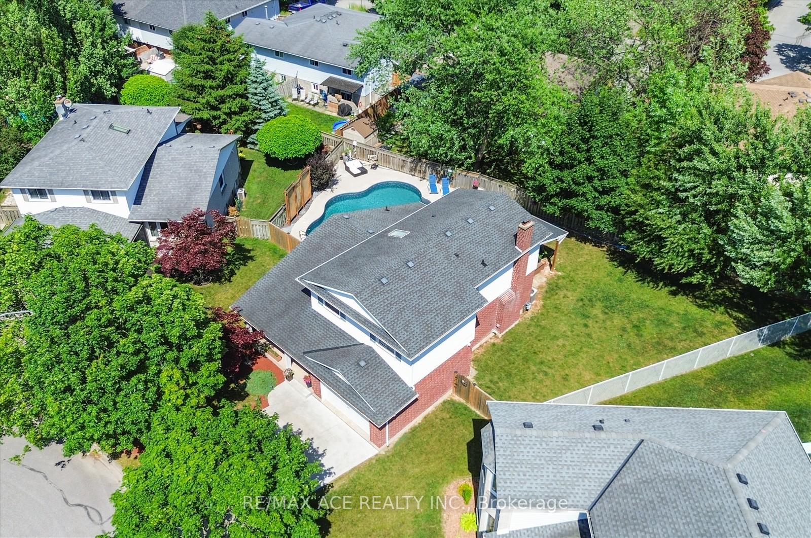 Photo 38 of 9 Parkview Court, Thorold, Confederation Heights — HOMEH