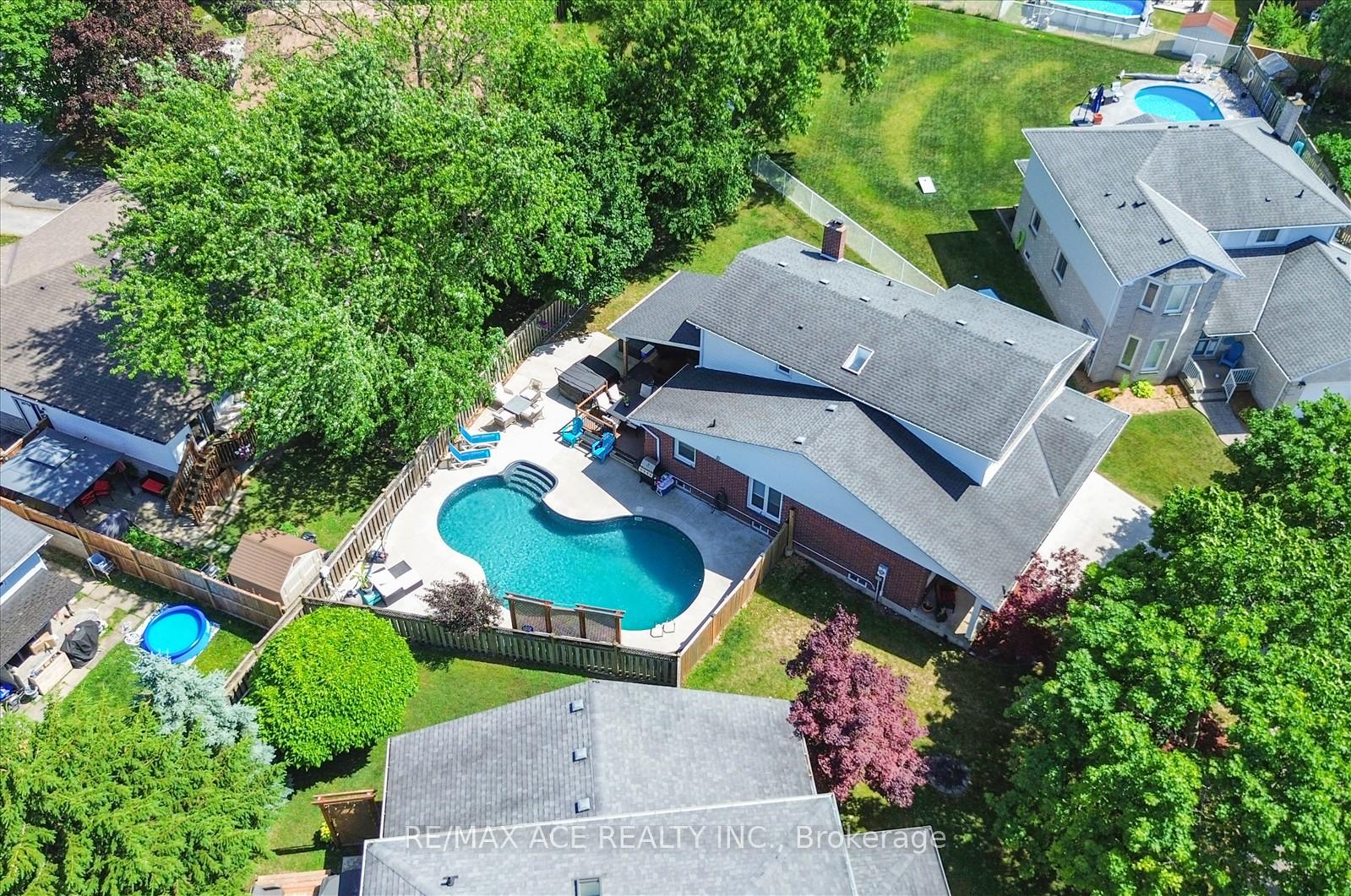 Photo 44 of 9 Parkview Court, Thorold, Confederation Heights — HOMEH