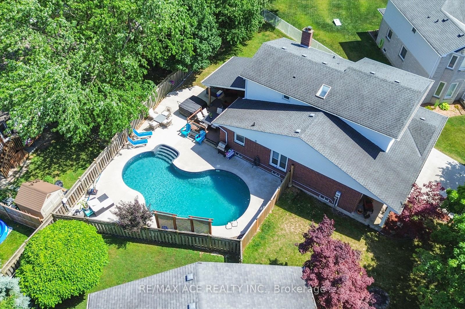 Photo 45 of 9 Parkview Court, Thorold, Confederation Heights — HOMEH