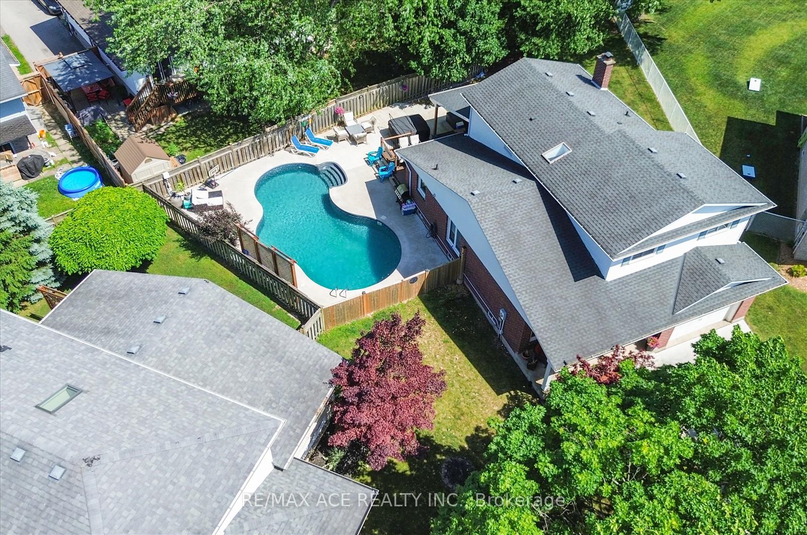 Photo 46 of 9 Parkview Court, Thorold, Confederation Heights — HOMEH
