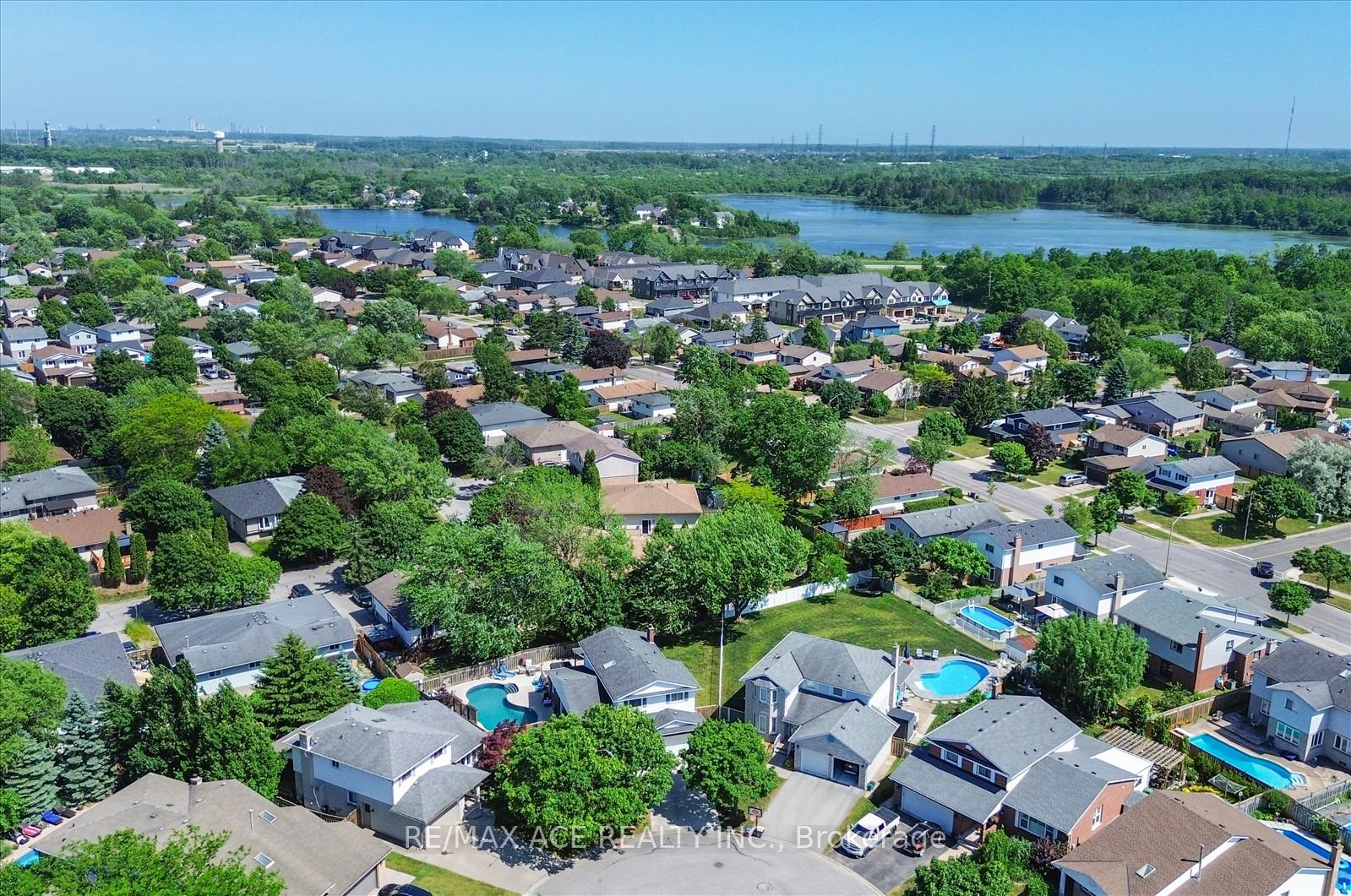 Photo 49 of 9 Parkview Court, Thorold, Confederation Heights — HOMEH