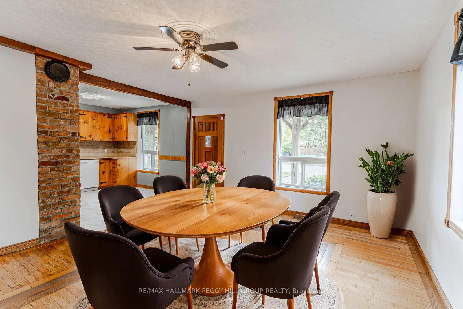 Photo 3 of 40 Queen Street, New Tecumseth, Alliston — HOMEH